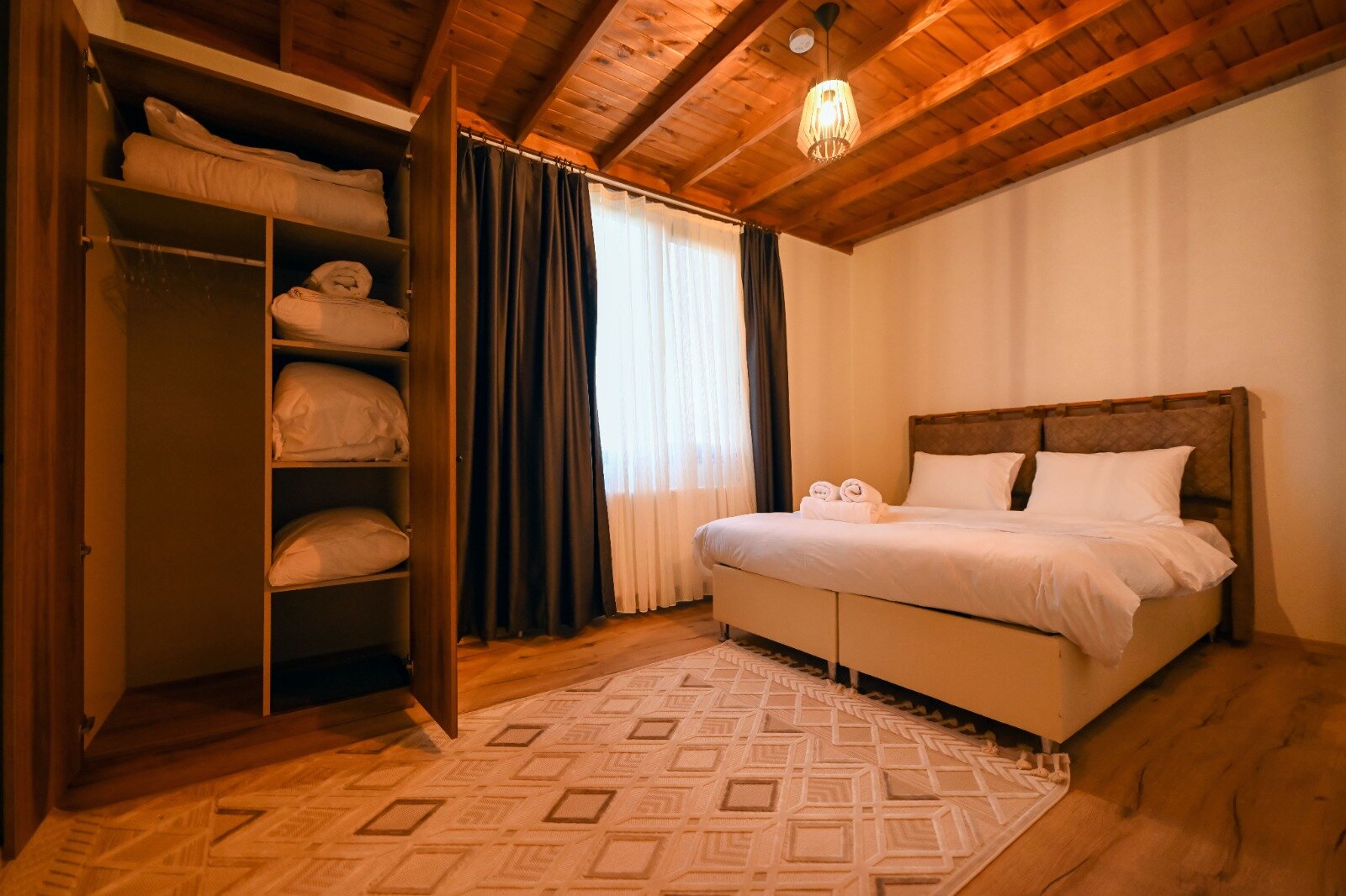 Özel Havuzlu,Jakuzili Villa
