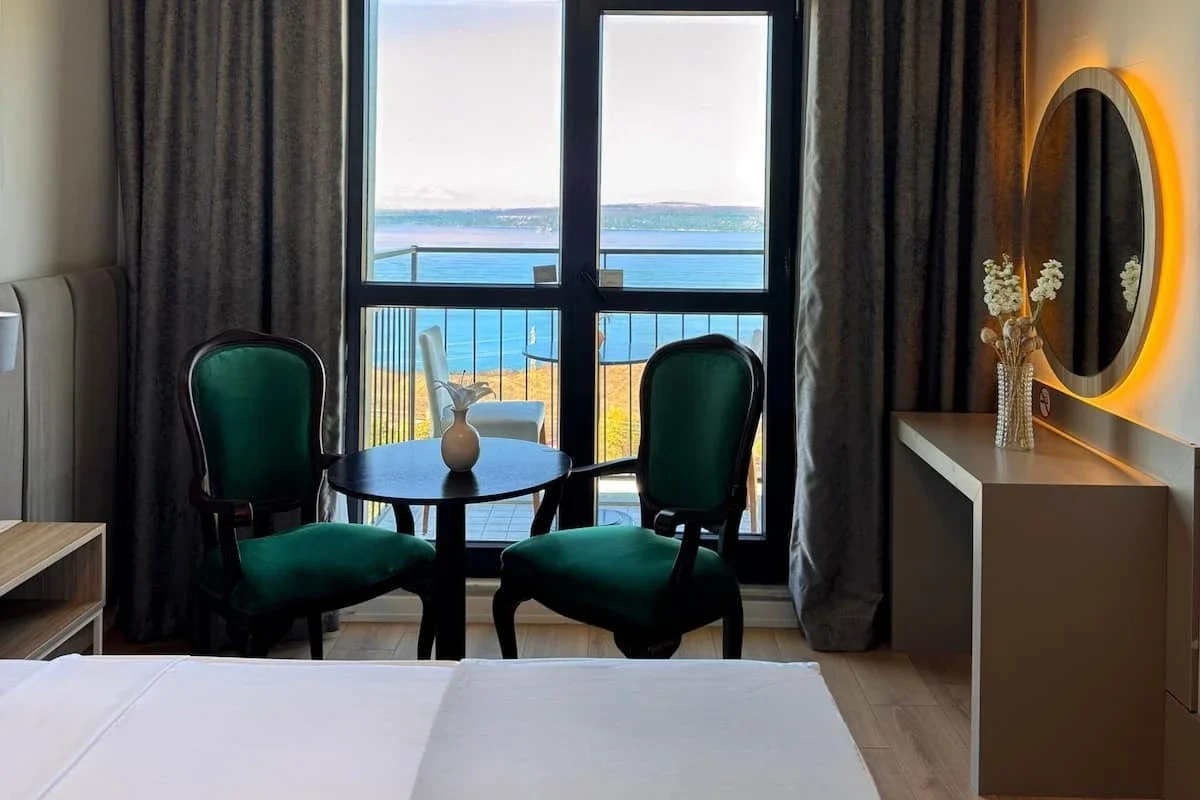 Deluxe French Room Sea View