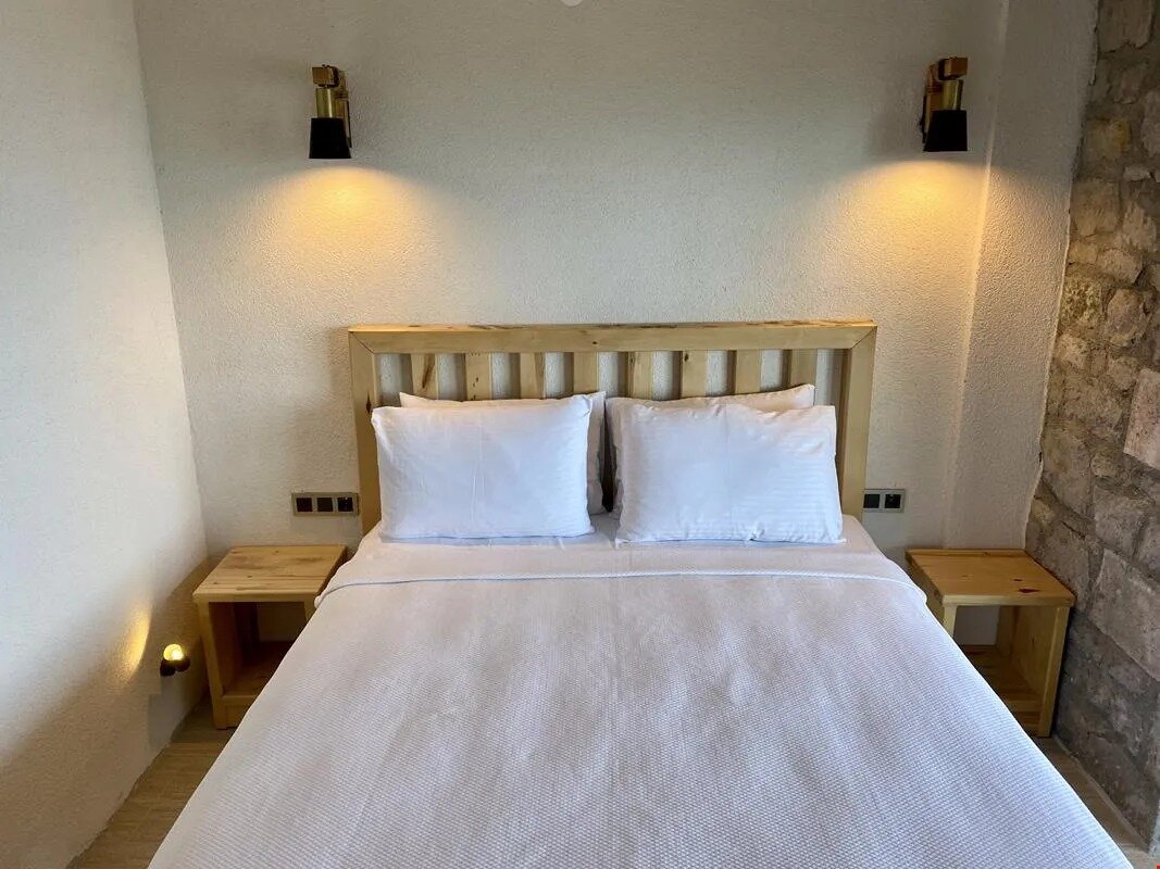 Assos Karadut Taş Otel