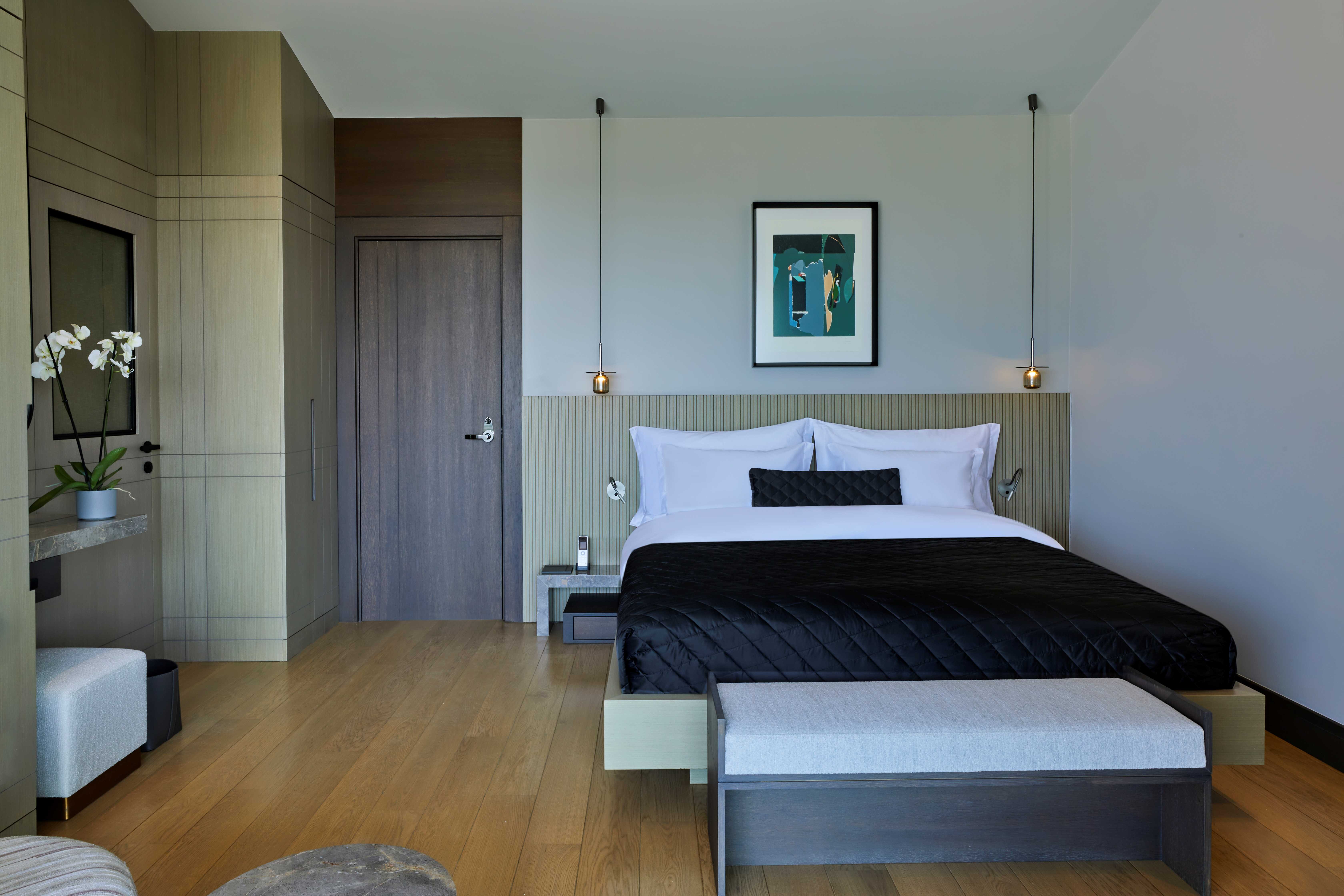 Suite Room w/ Sea View & Balcony