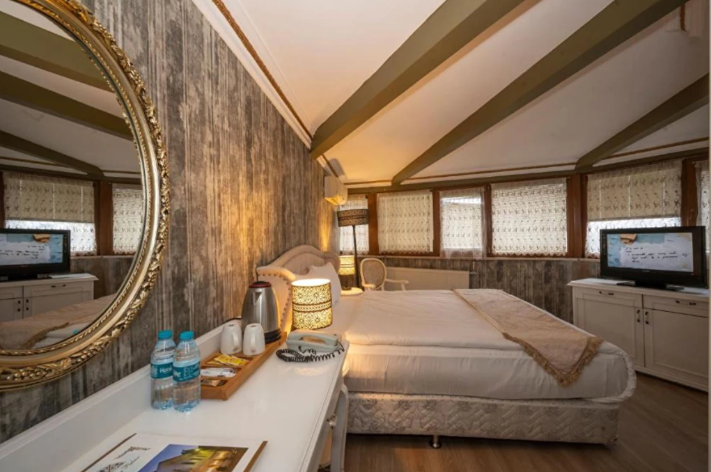 Junior Suite Room