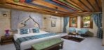 Superior Courtyard Suite with Jacuzzi Görseli