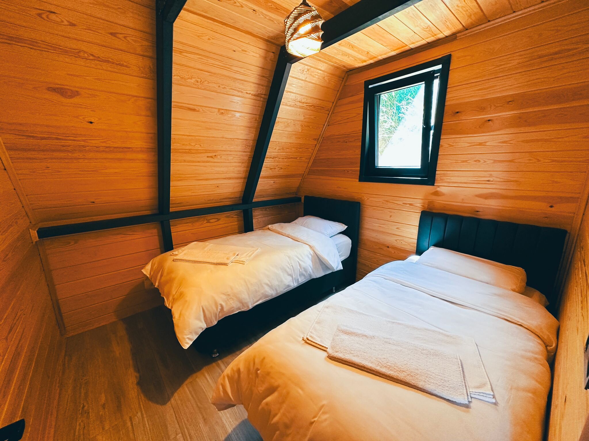 2+1 Bungalov ( Jakuzili,Isıtmalı Havuzlu,Şömineli)
