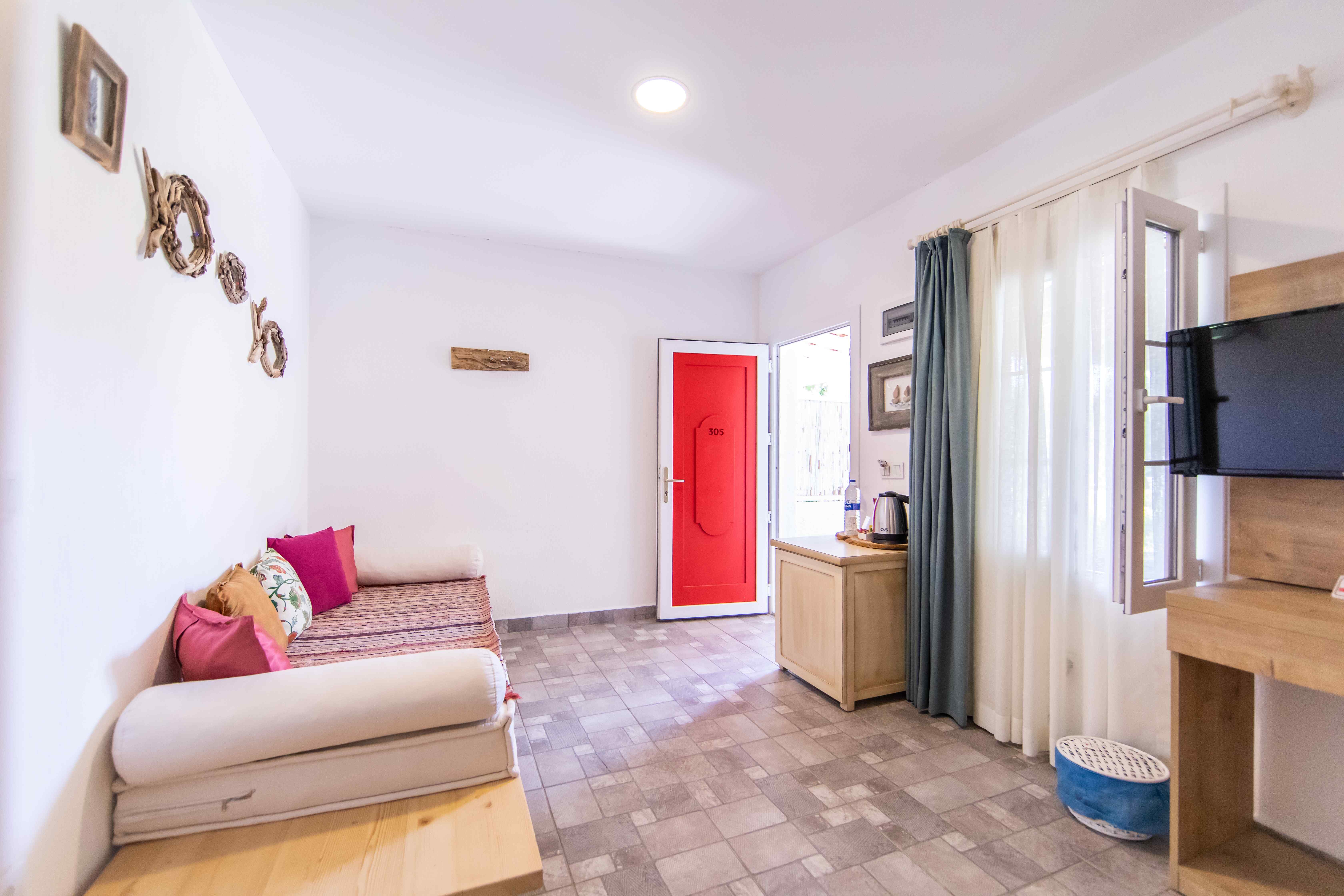 Kefi Beach & Suites