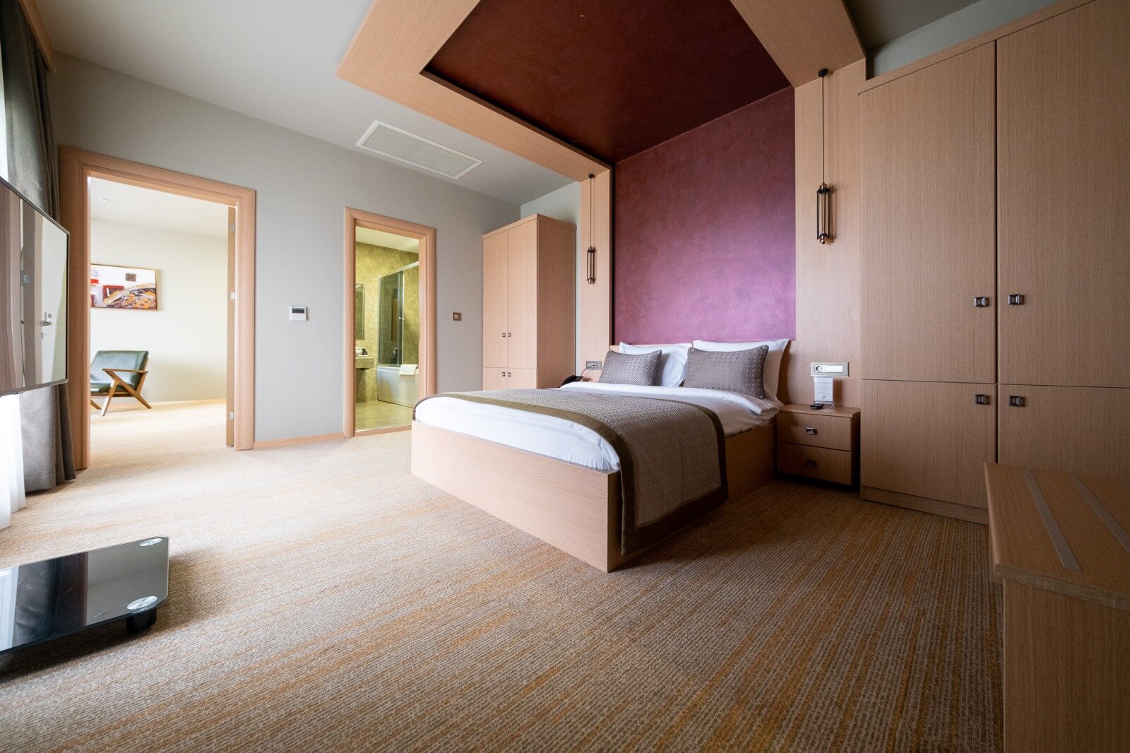 Avec Hotel · 53