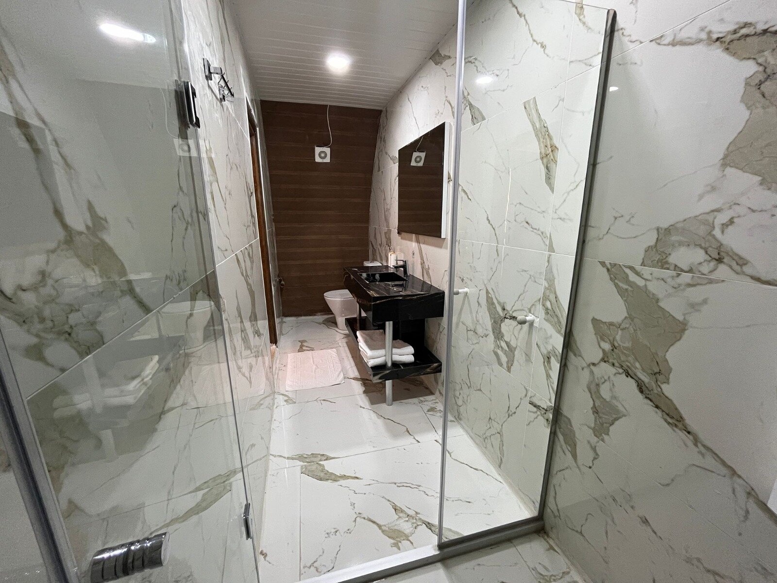 Jakuzili King Suite