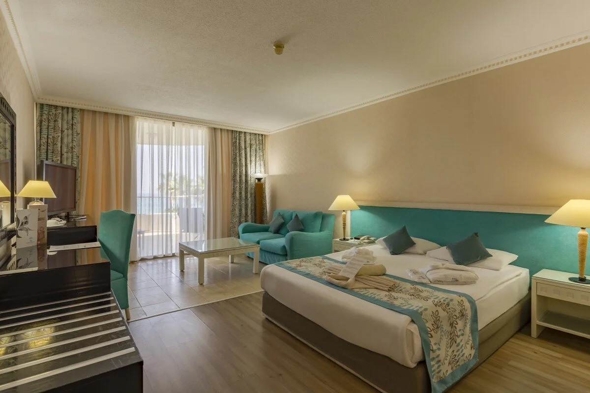 Deluxe Terrace Room (Terrace)