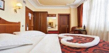 Amber Hotel · 40