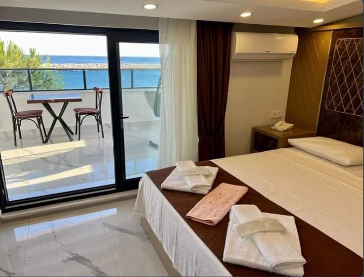 Alp Ateş Suit