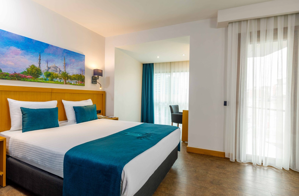 Deluxe Room (Balcony)