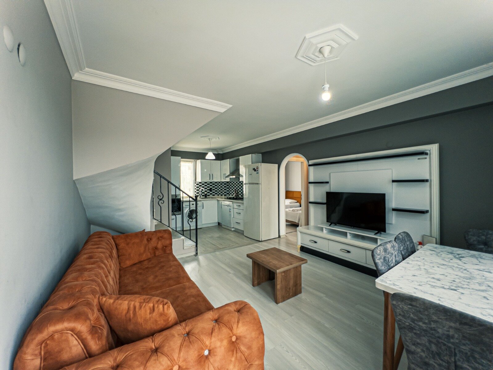 3+1 Ana Yol Manzaralı Daire
