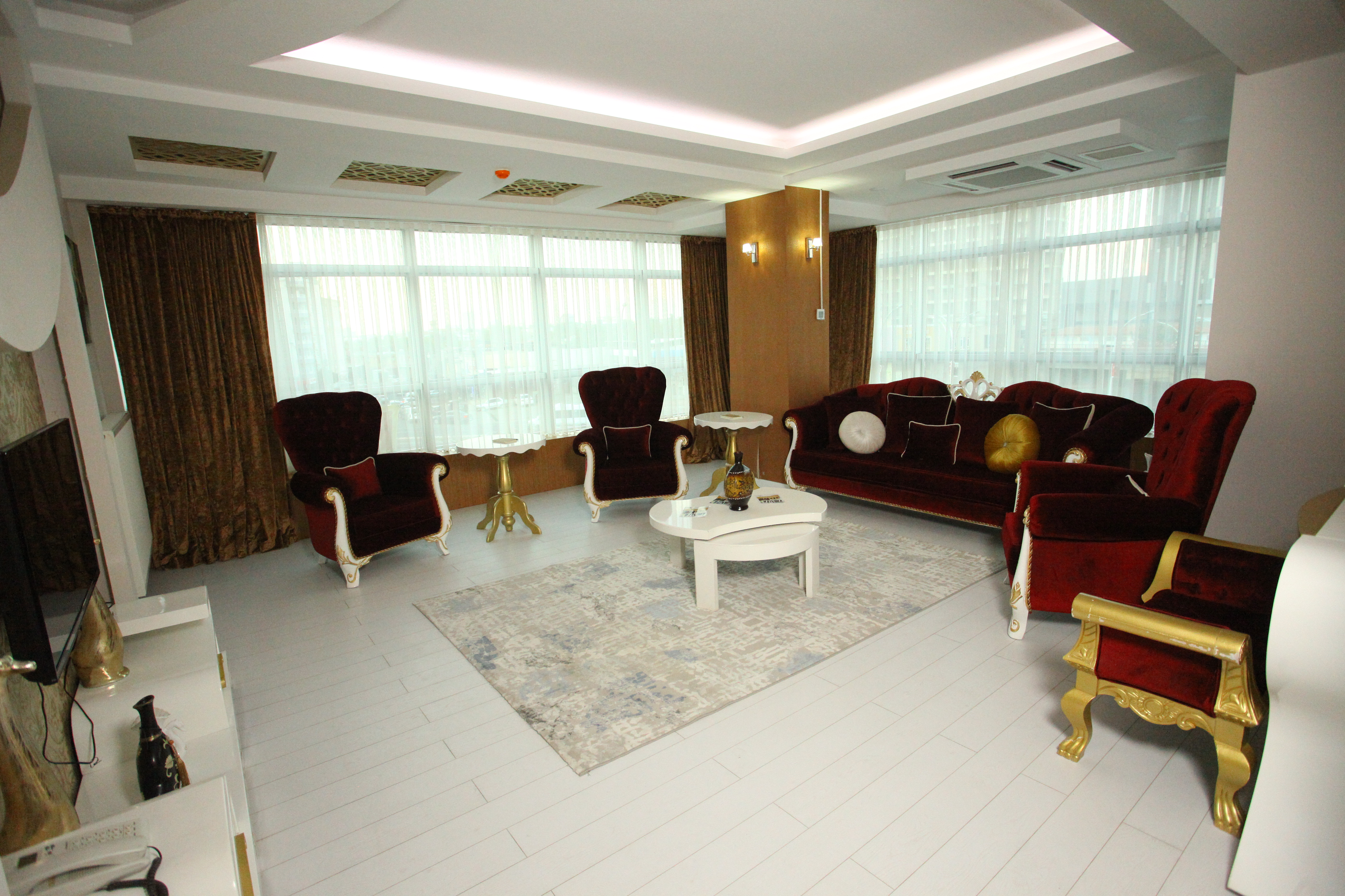 The City Walls Suit Otel