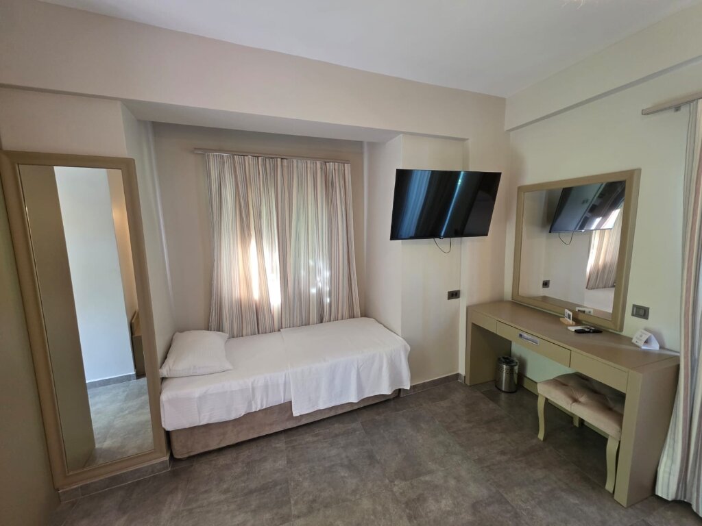 Superior Room with Garden View