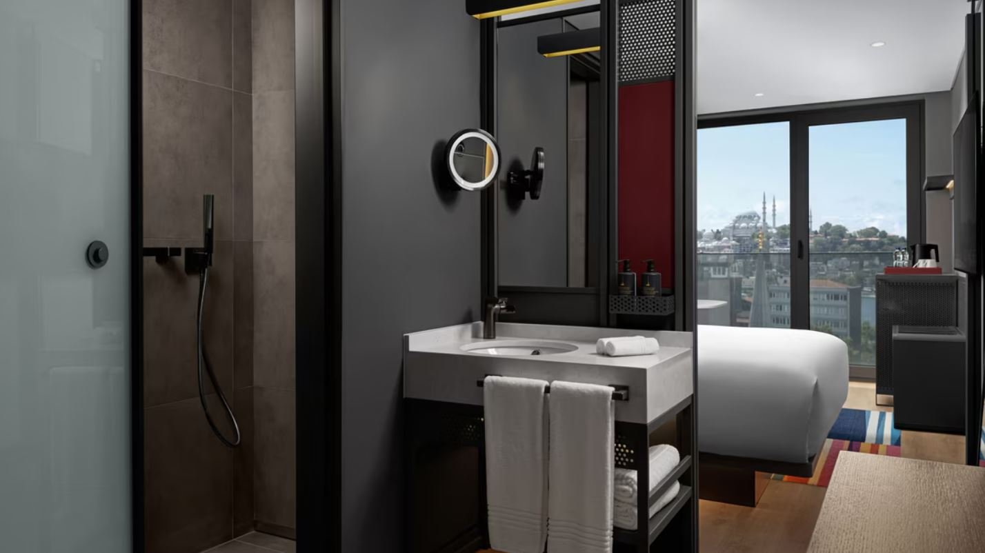Aloft İstanbul Karaköy by Marriott · 46