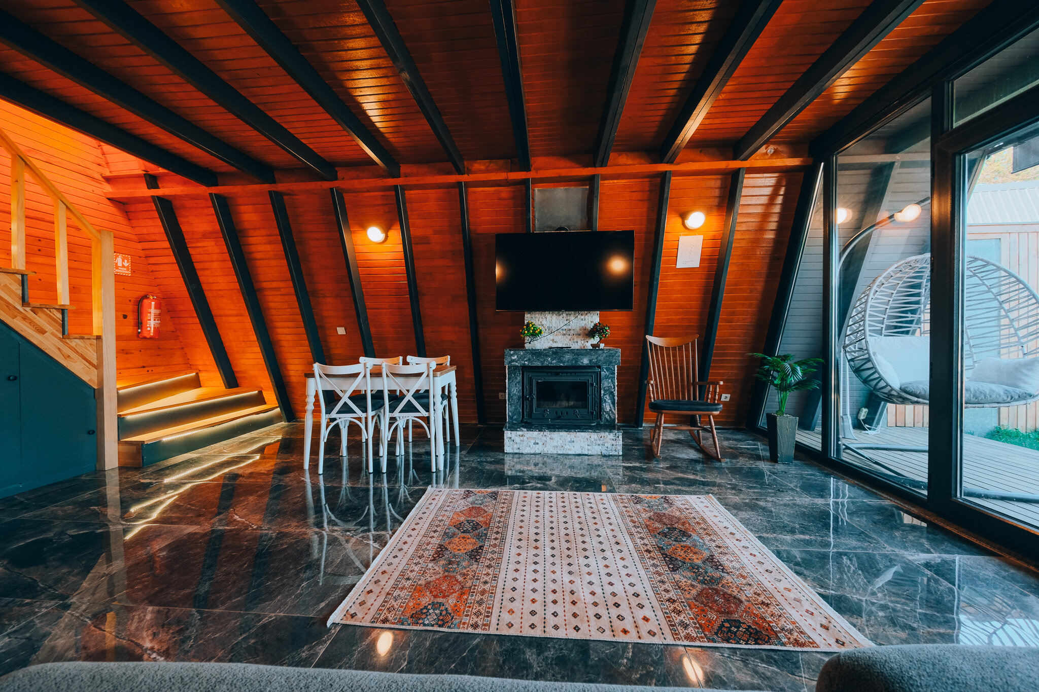 1+1 Yuvarlak Isıtmalı Havuzlu Bungalov