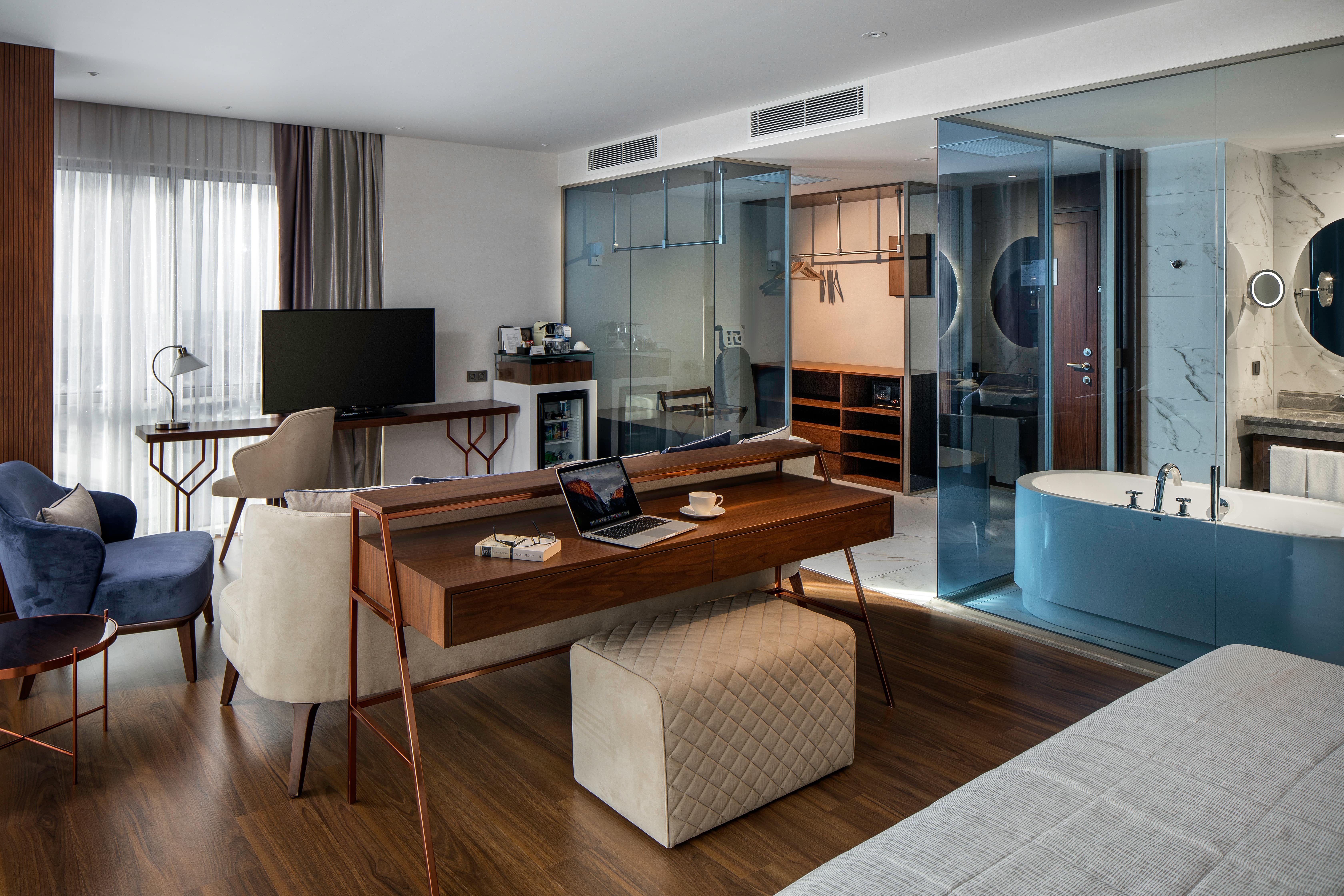 Lionel Hotel · 19