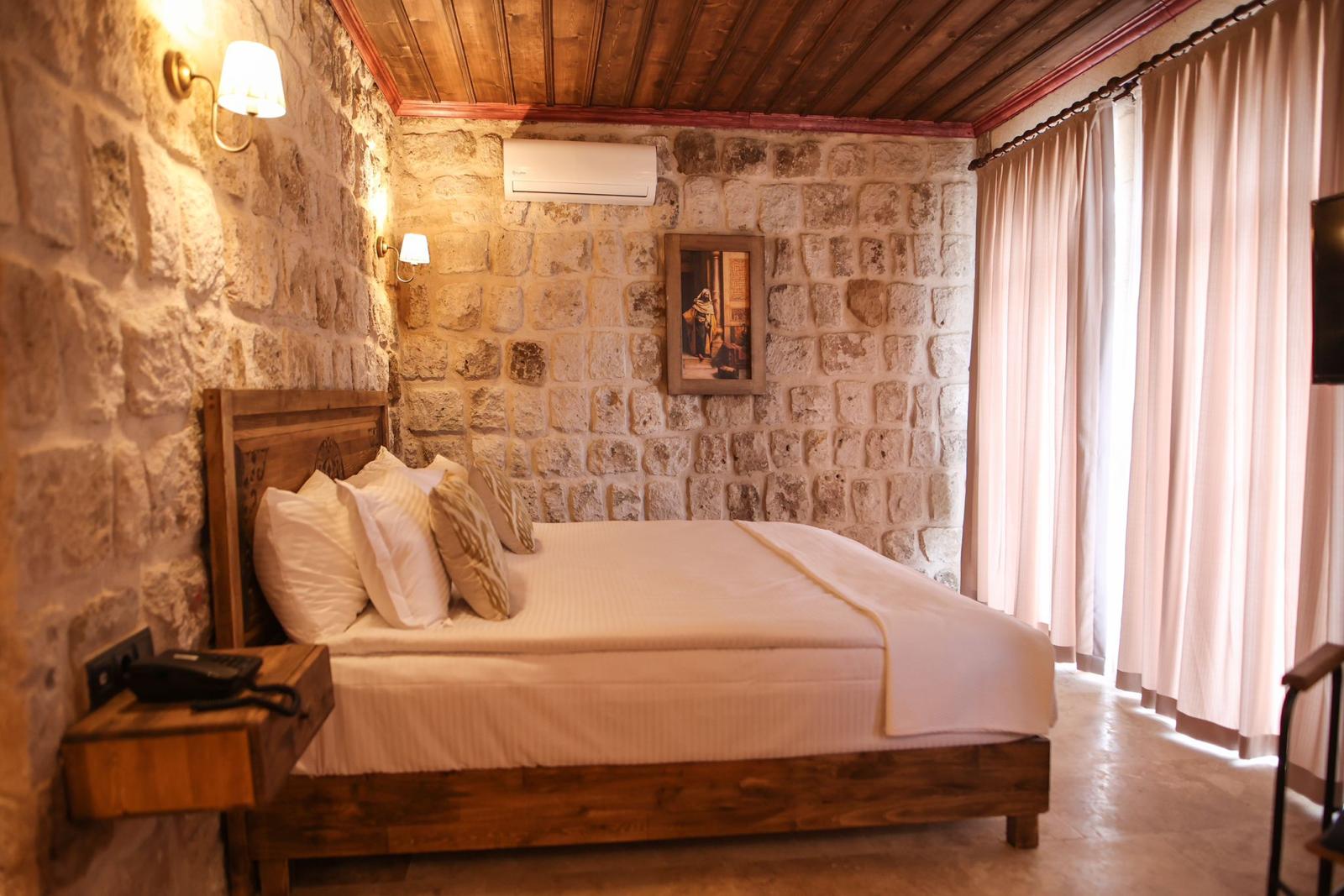 Vita Cave Suites