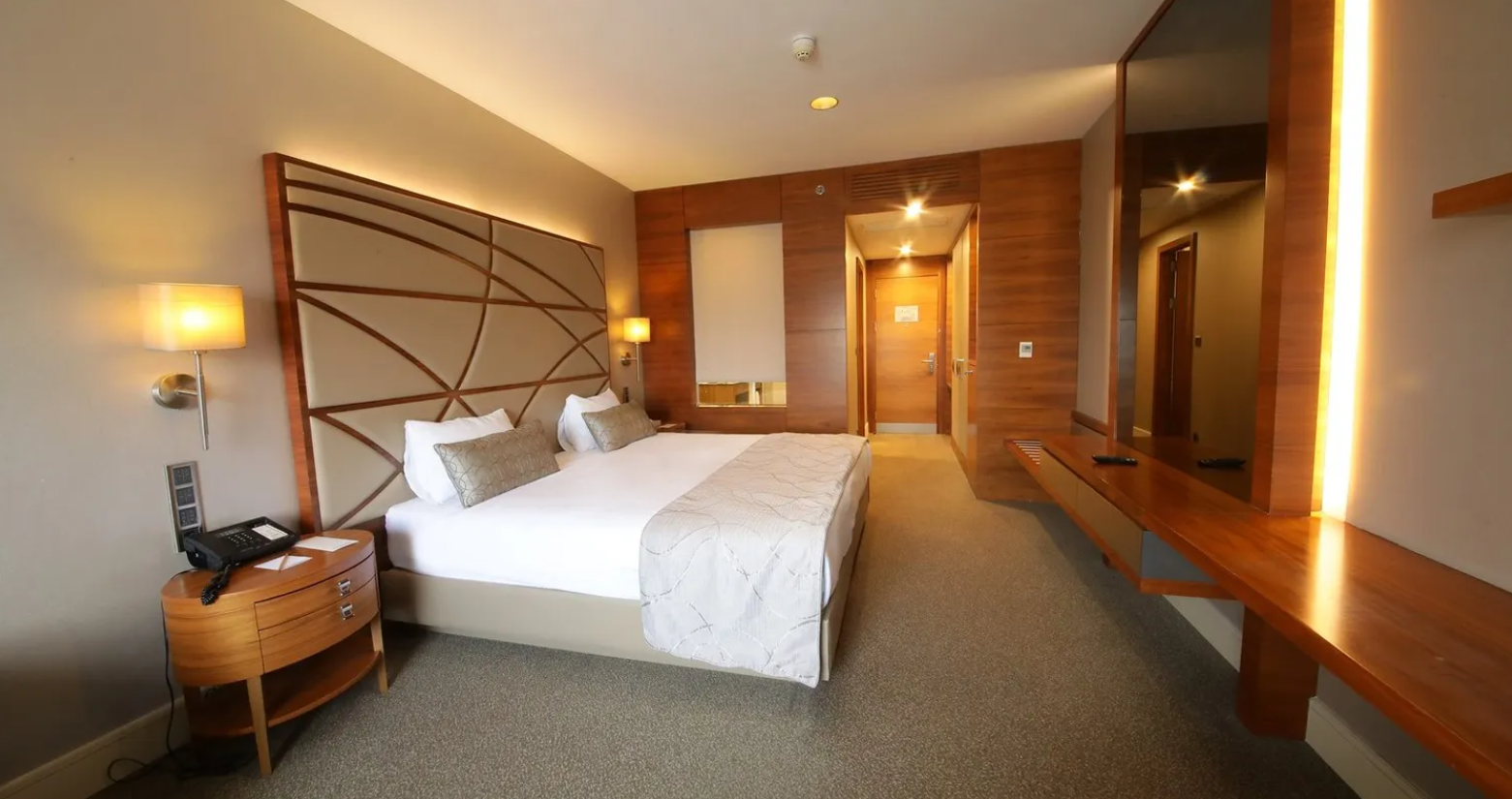 Köşe Deluxe Suit Oda, Kısmi Deniz Manzaralı