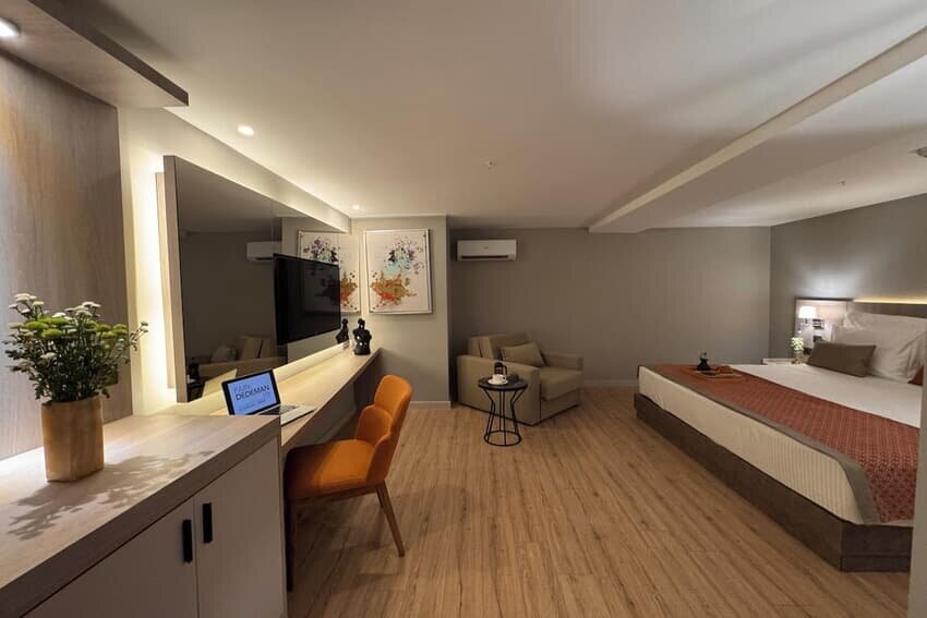 Superior French Room