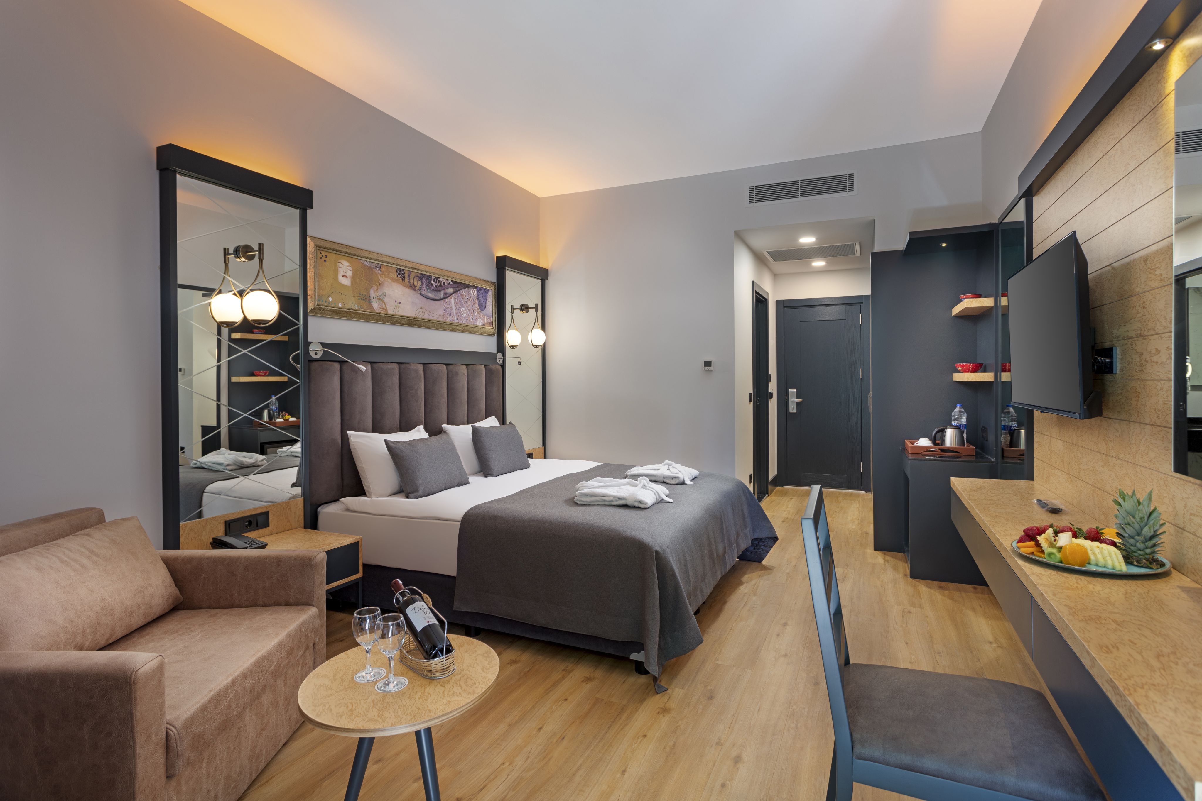 Standard Room, Land View