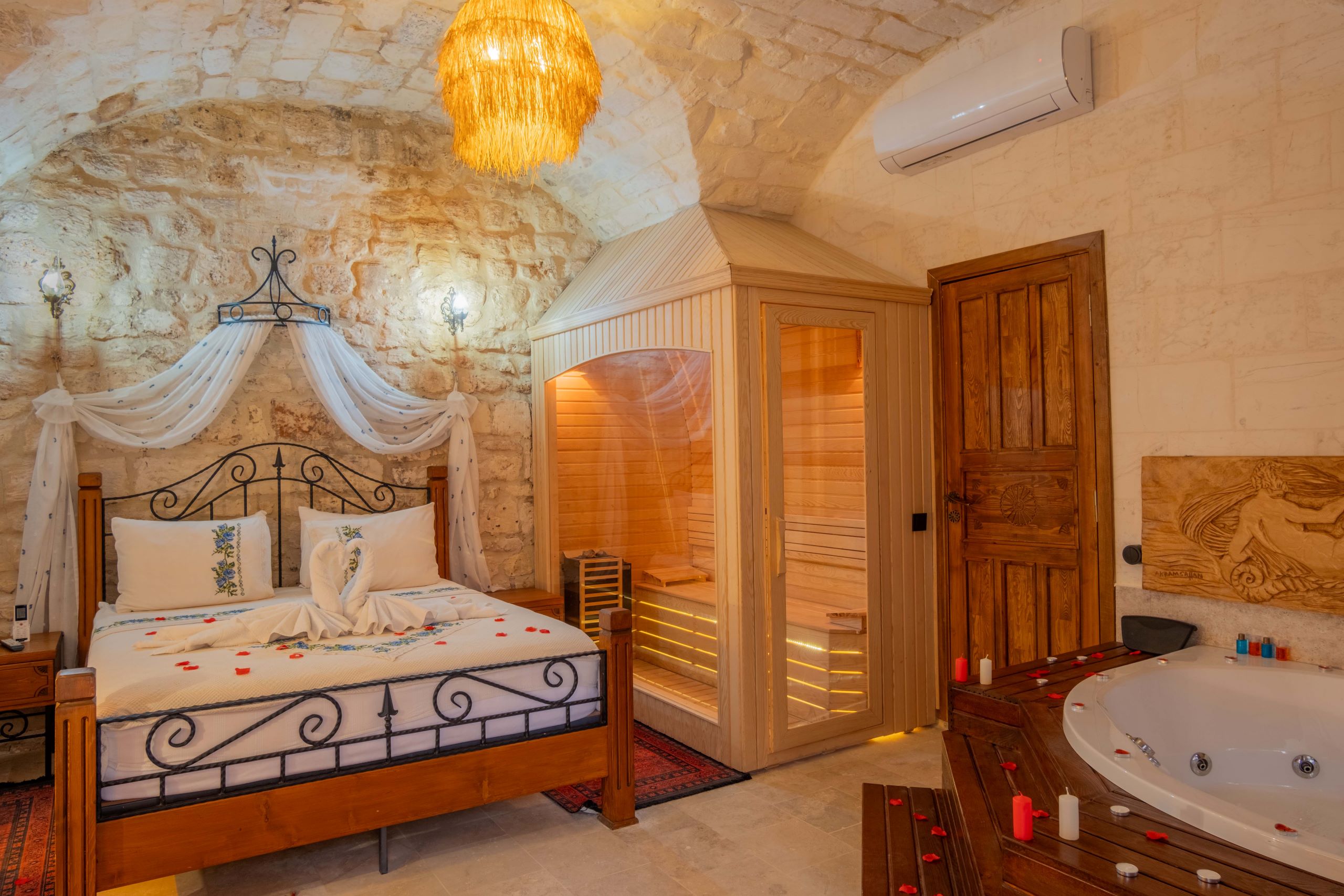 Deluxe Room (Jacuzzi, Sauna)