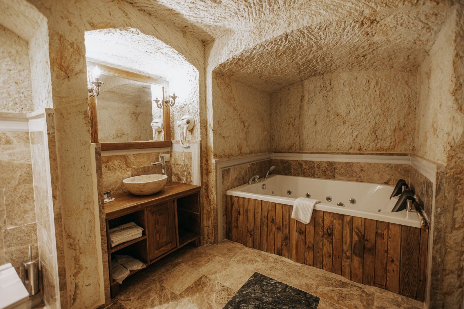 Dublex Cave Room