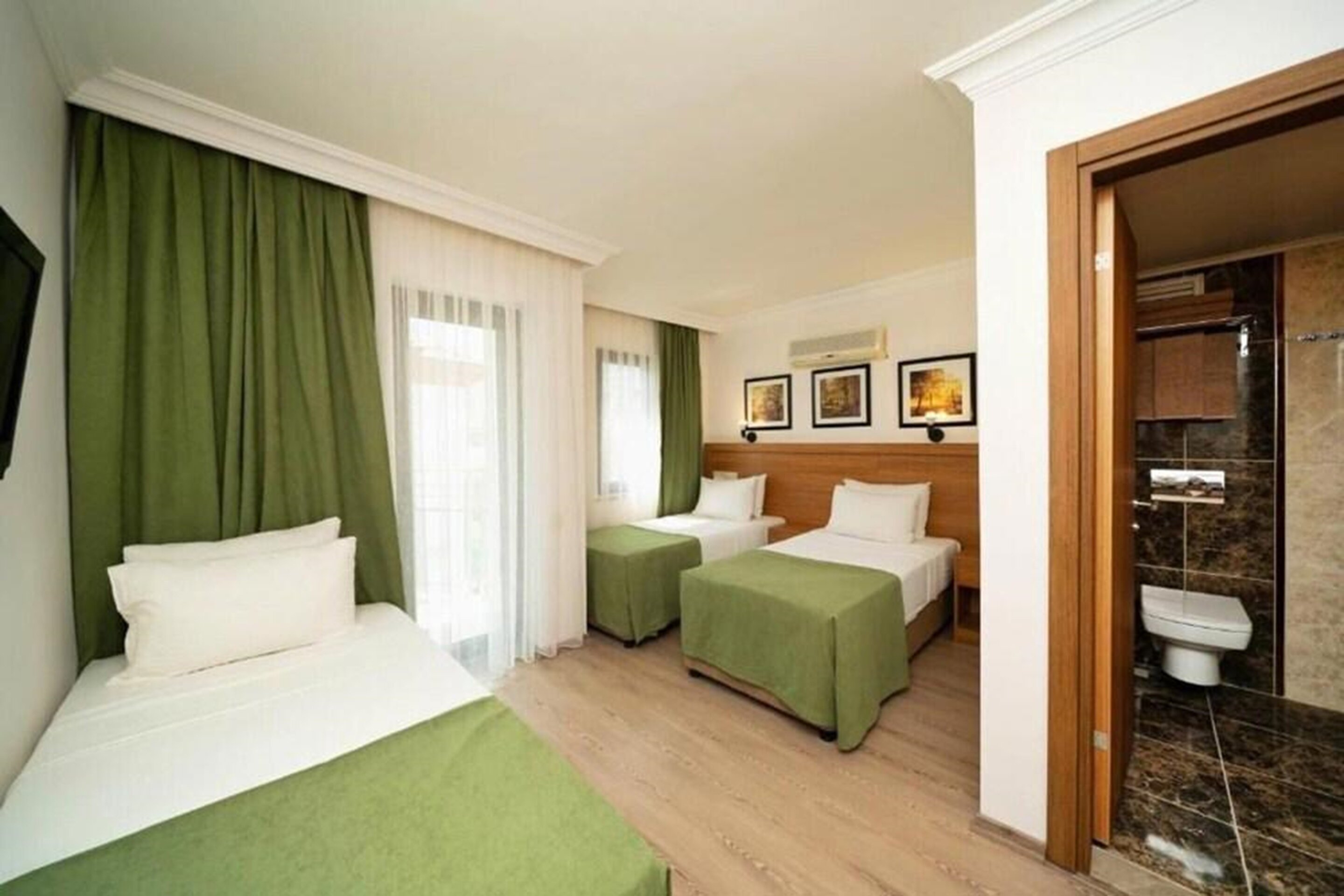 Triple Room with Balcony