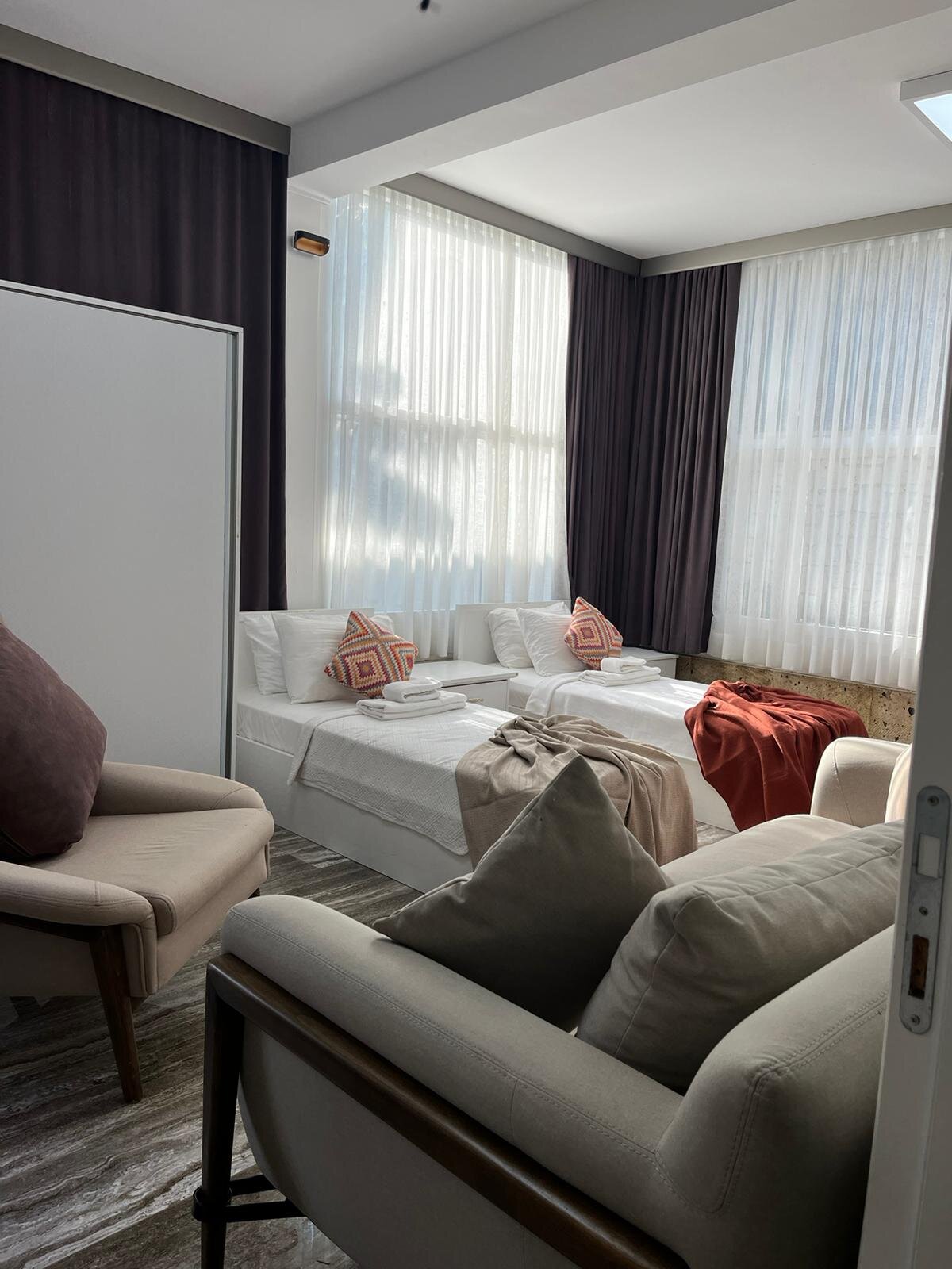 Aile Suite