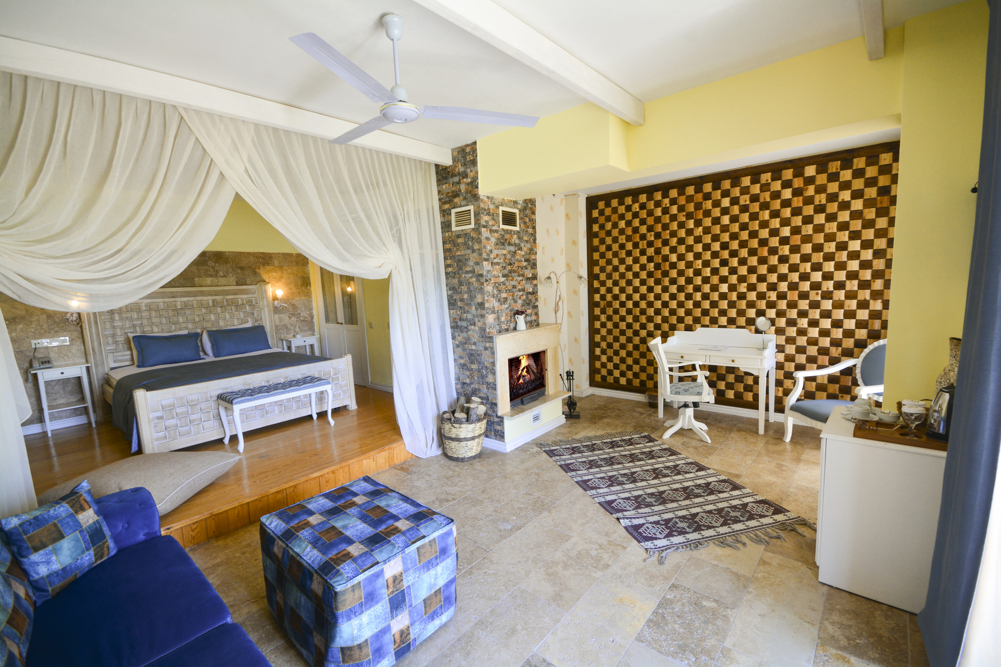 Deluxe Room (Jacuzzi)