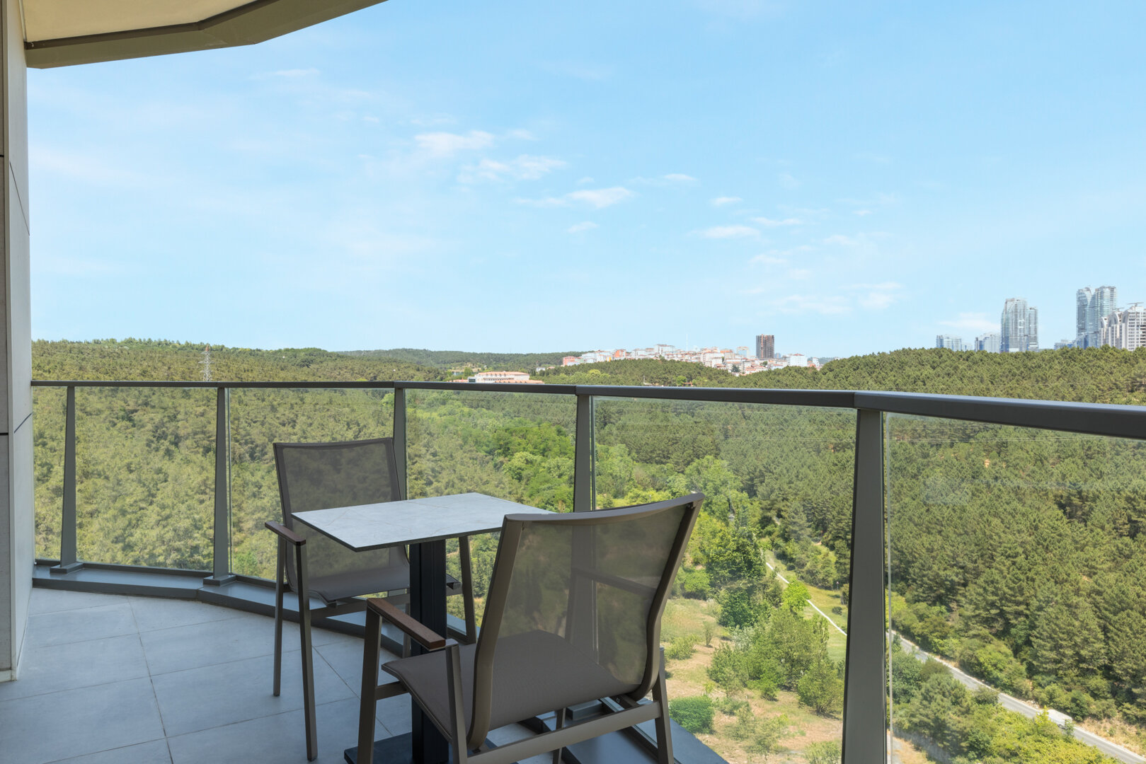 Two Bedroom Apartment Forest View with Balcony