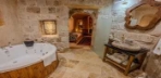 King Cave Suite With Jacuzzi Görseli