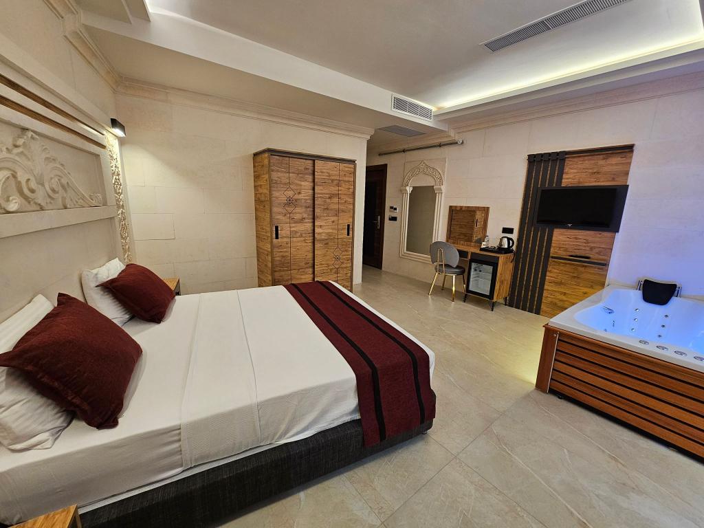 Suite Room (Jacuzzi)