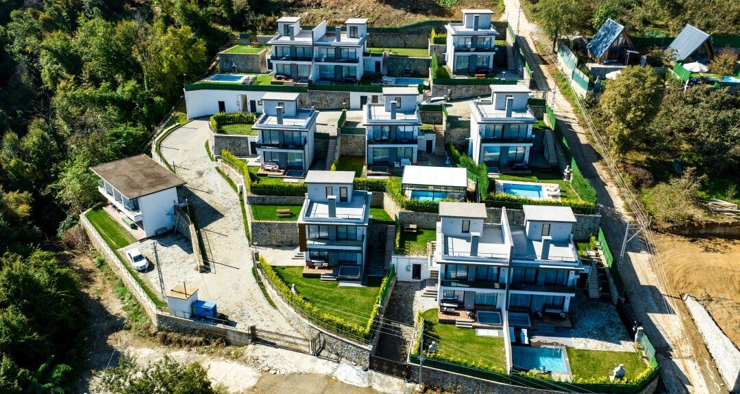 Göl Manzaralı 2+1 Villa (Isıtmalı Havuz)