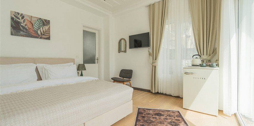 Offiousa Deluxe Deniz Manzaralı Balkonlu Oda