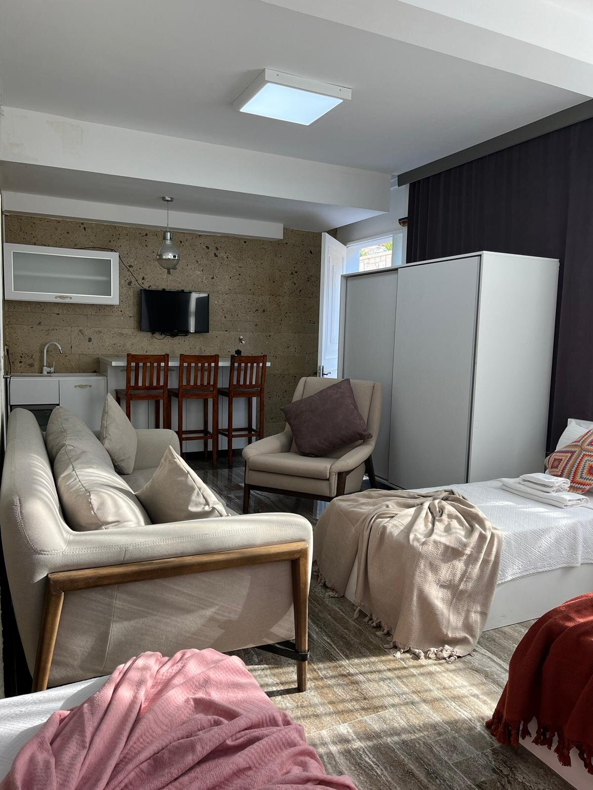 Aile Suite