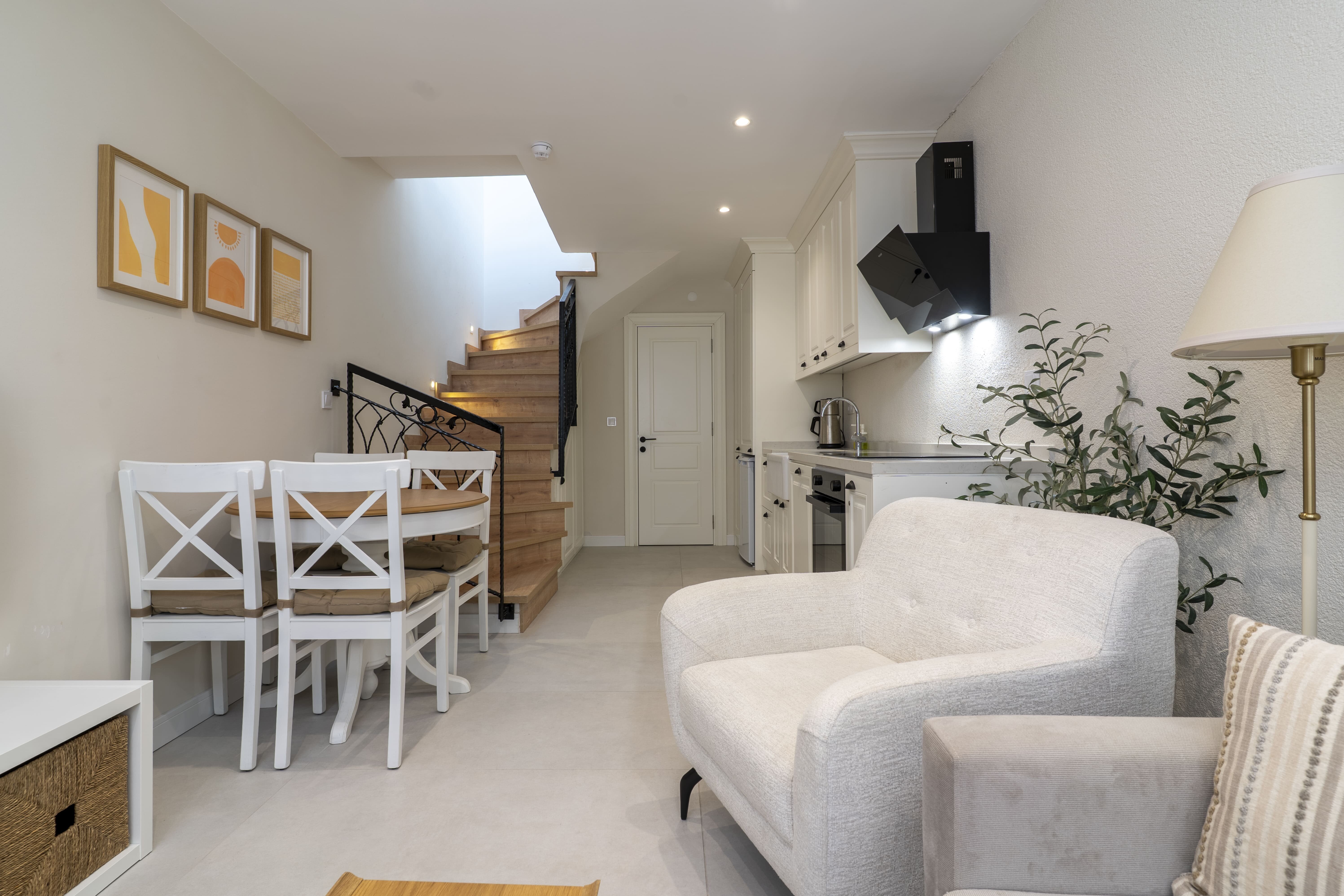 Naro Suites 1