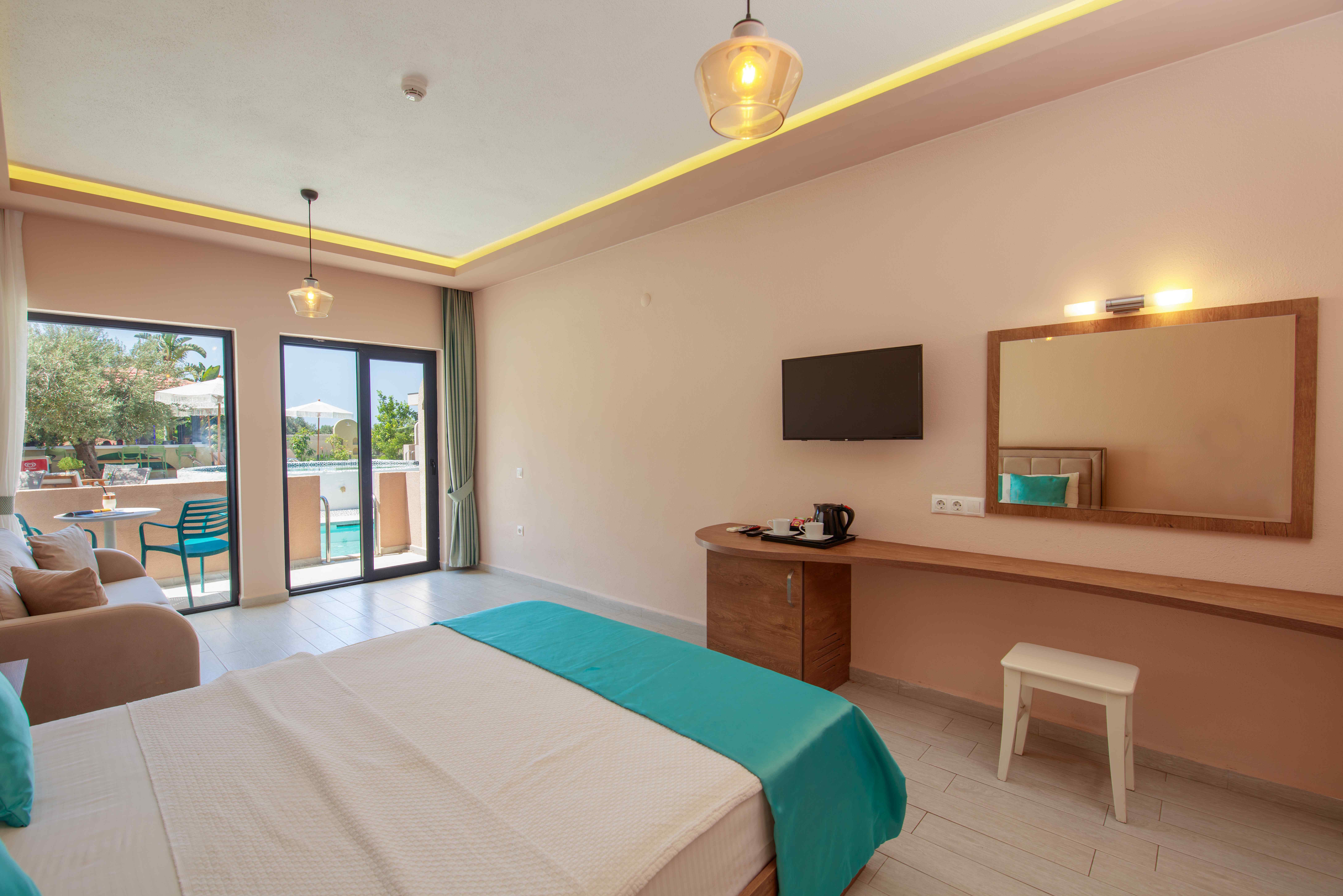 Deluxe Room, Pool View