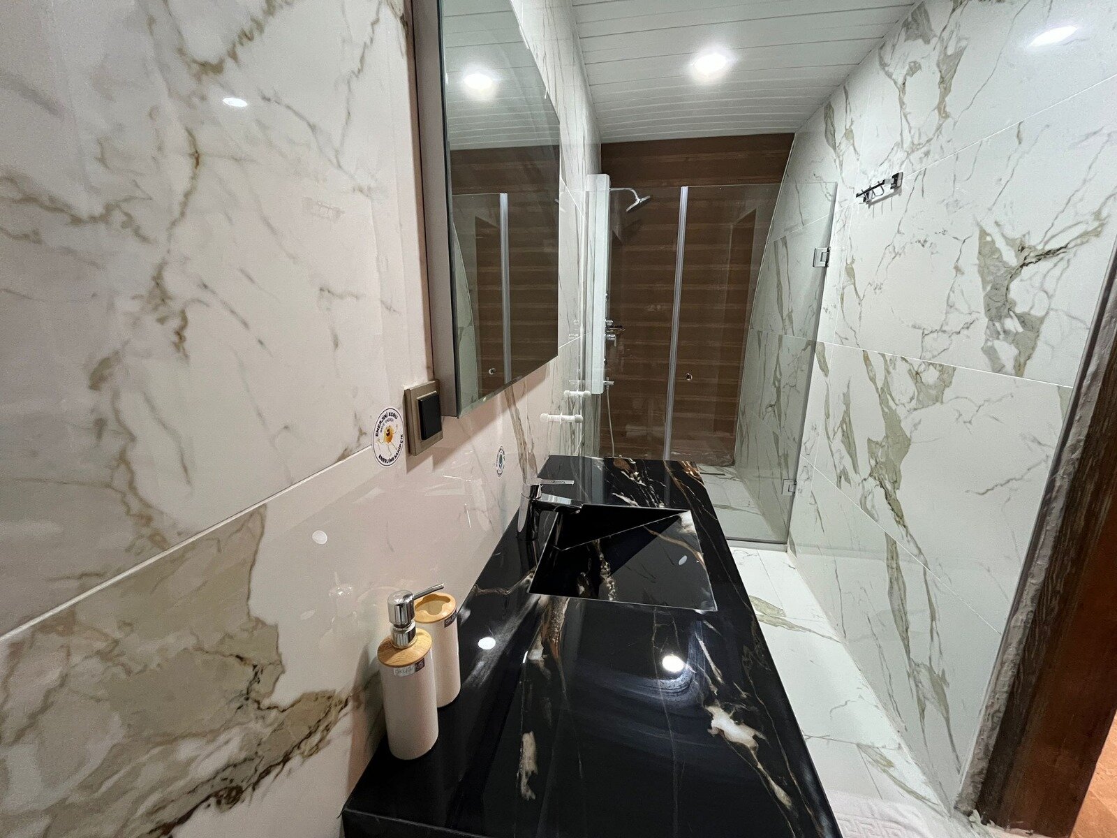 Jakuzili King Suite