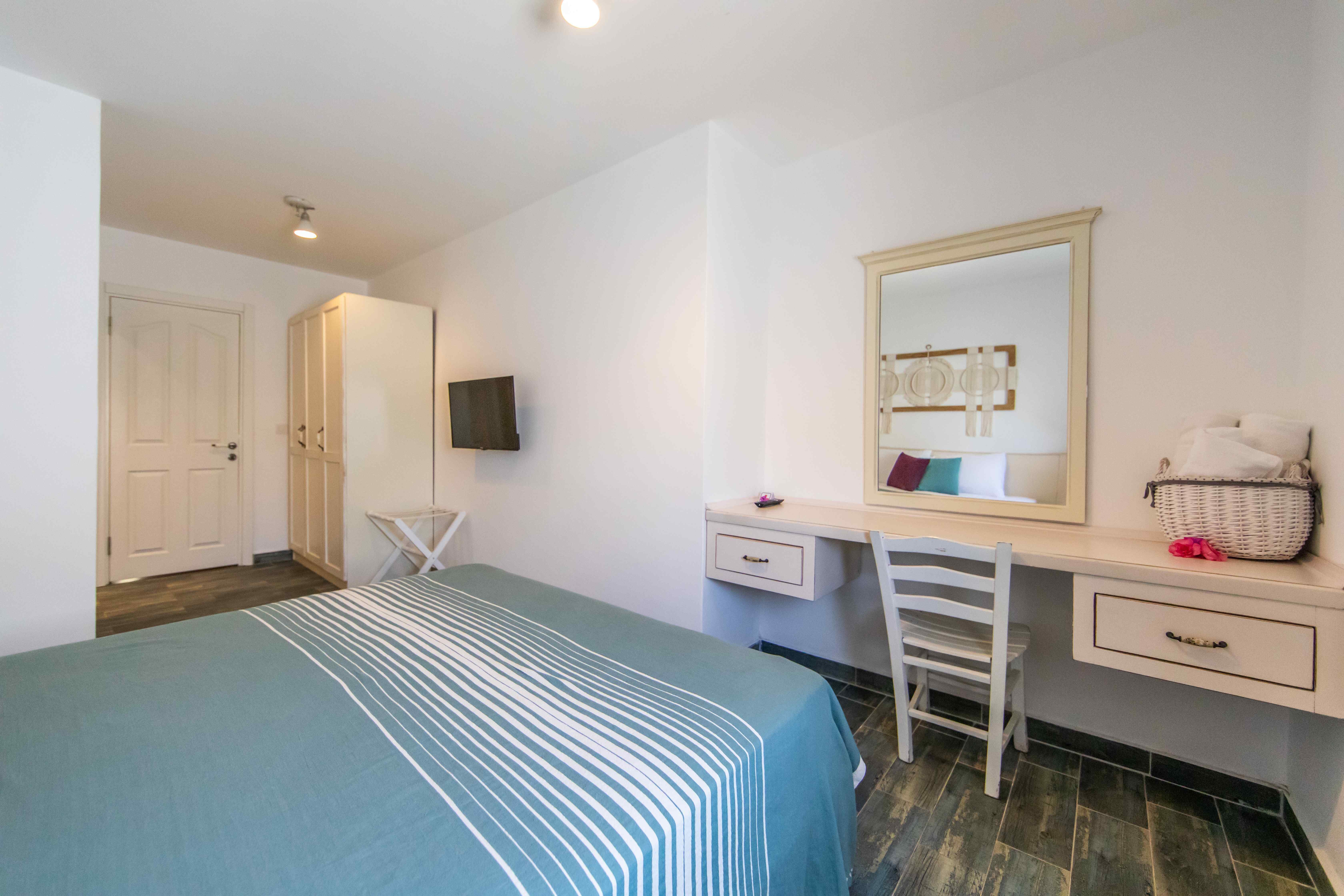 Kefi Beach & Suites