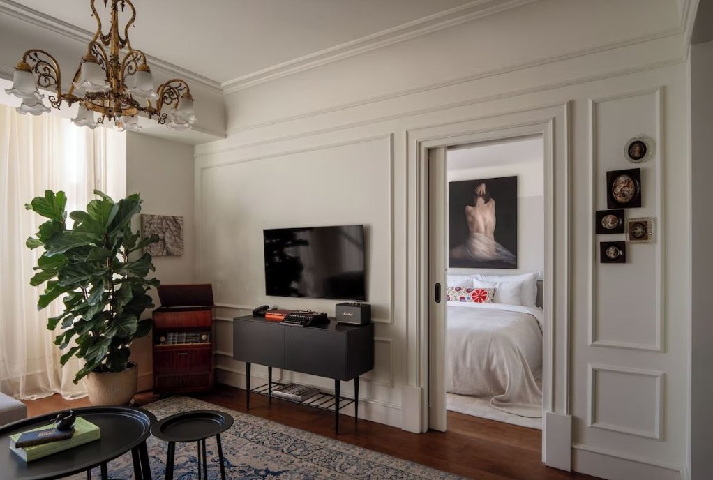 Hovagimyan Hotel and Suites · 40