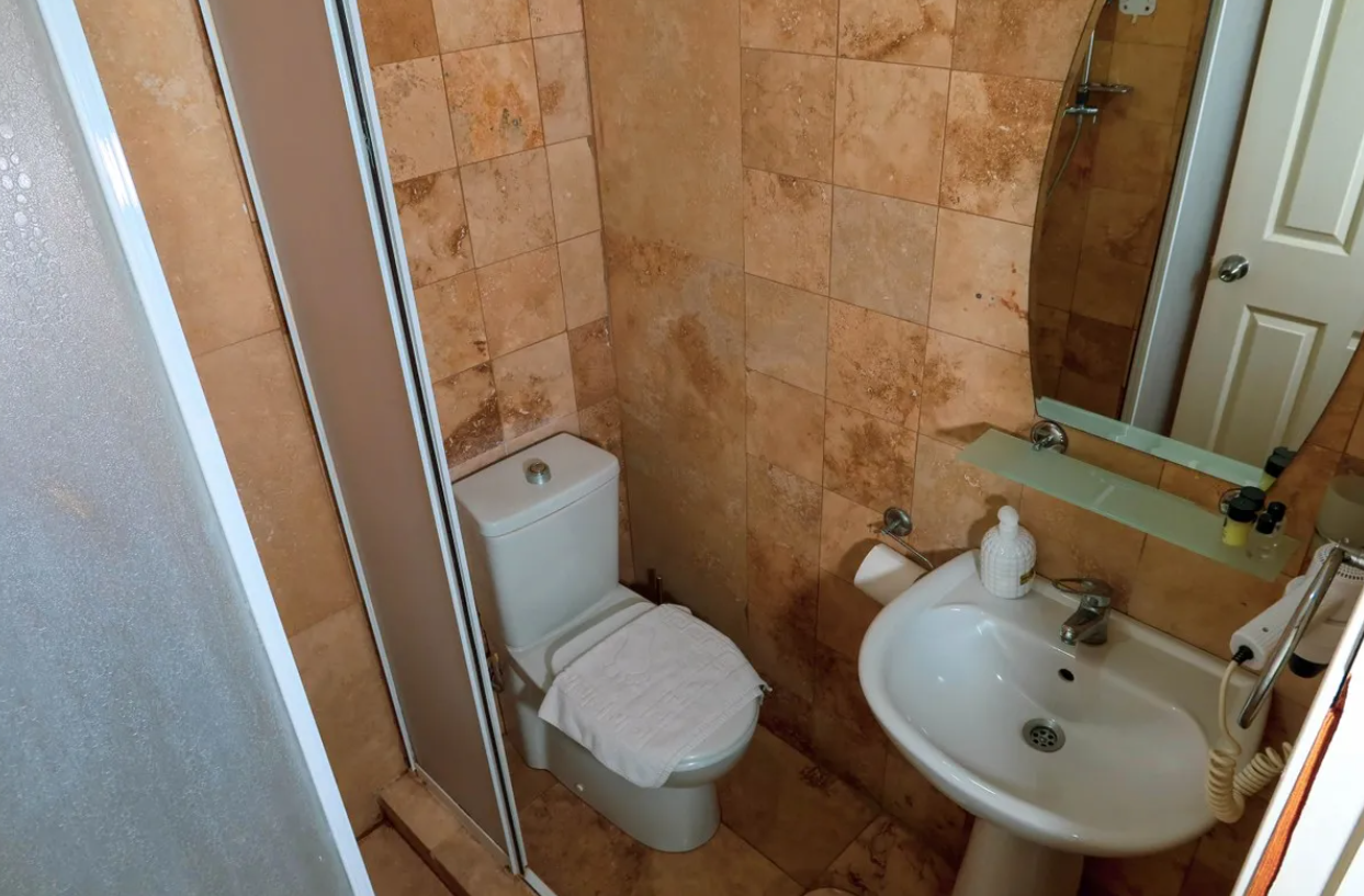 Nehir Manzaralı Suit Oda