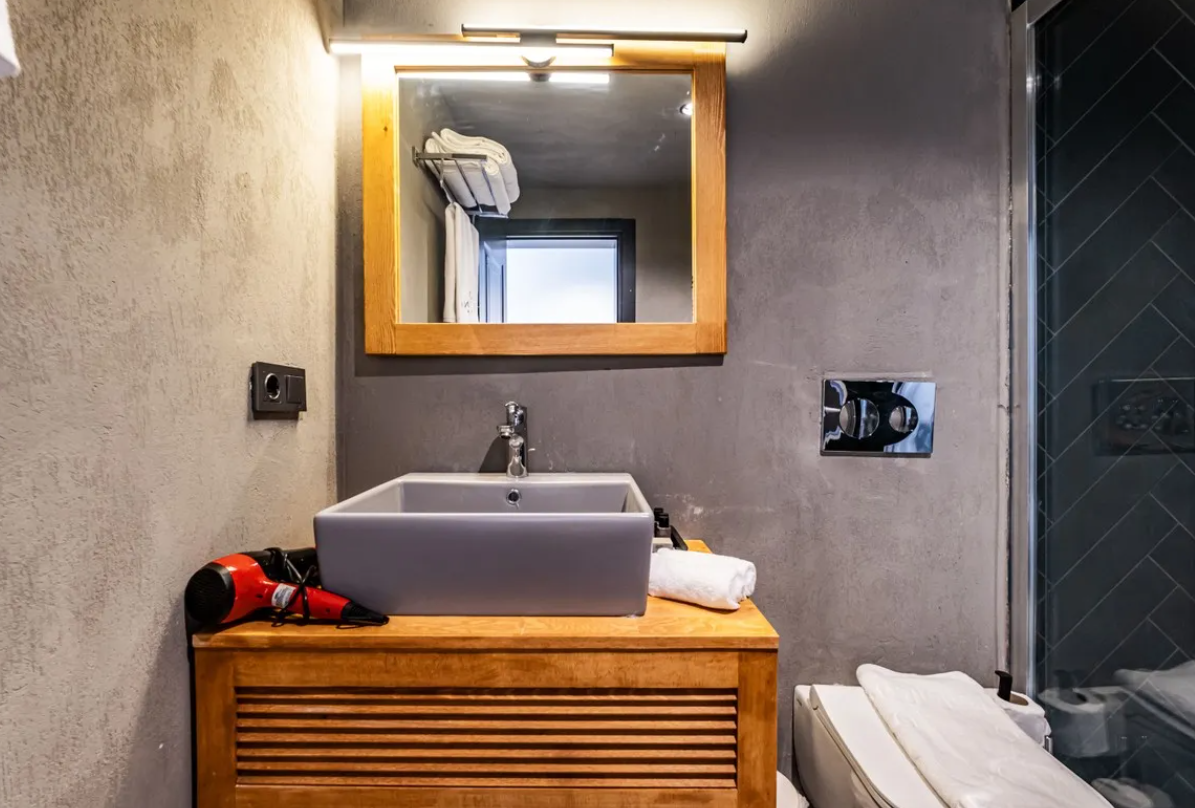 Isolina Hotel
