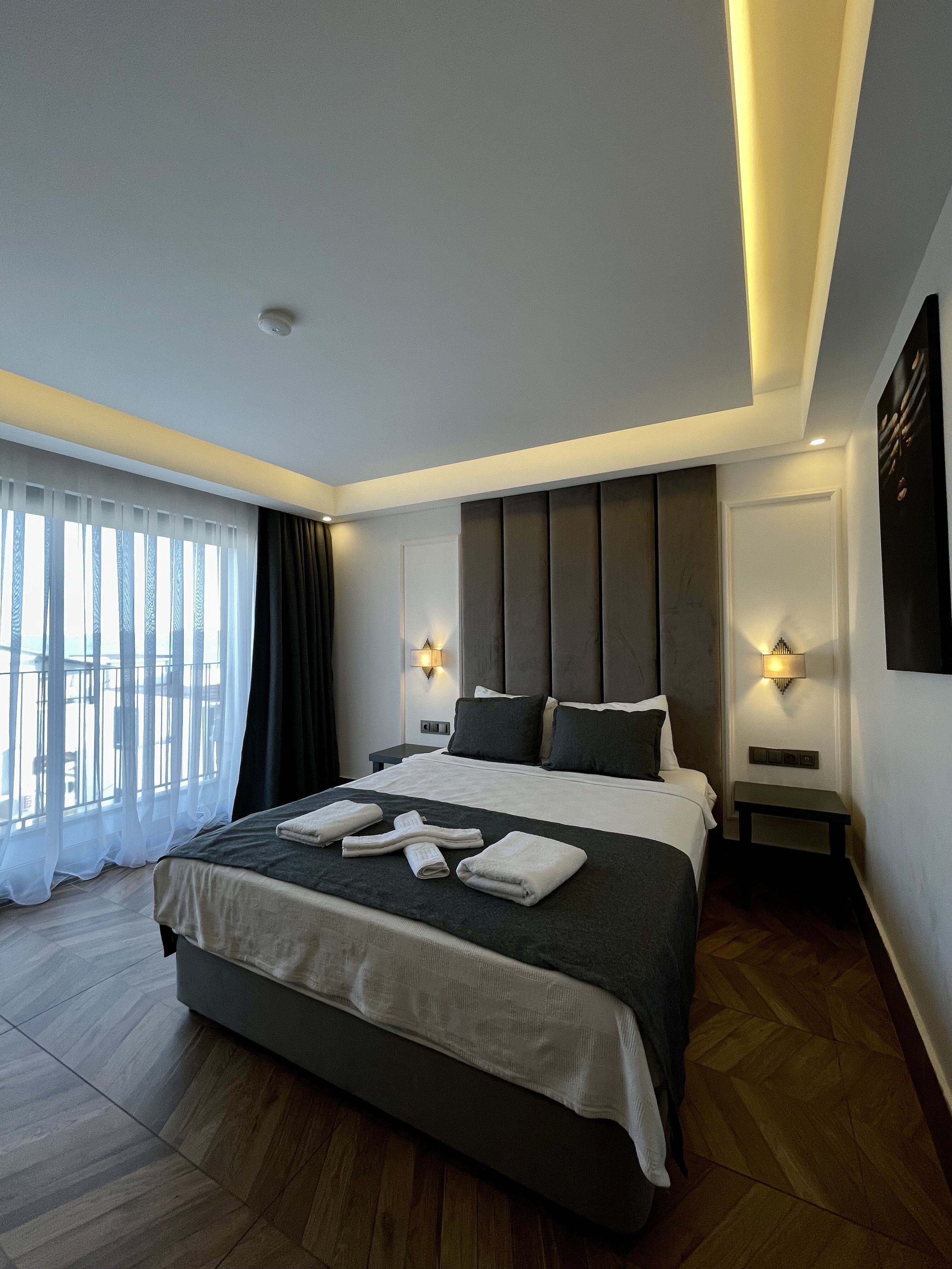 Standart Kısmi Deniz Manzaralı Oda