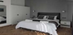 Teraslı Deniz Manzaralı Oda Görseli