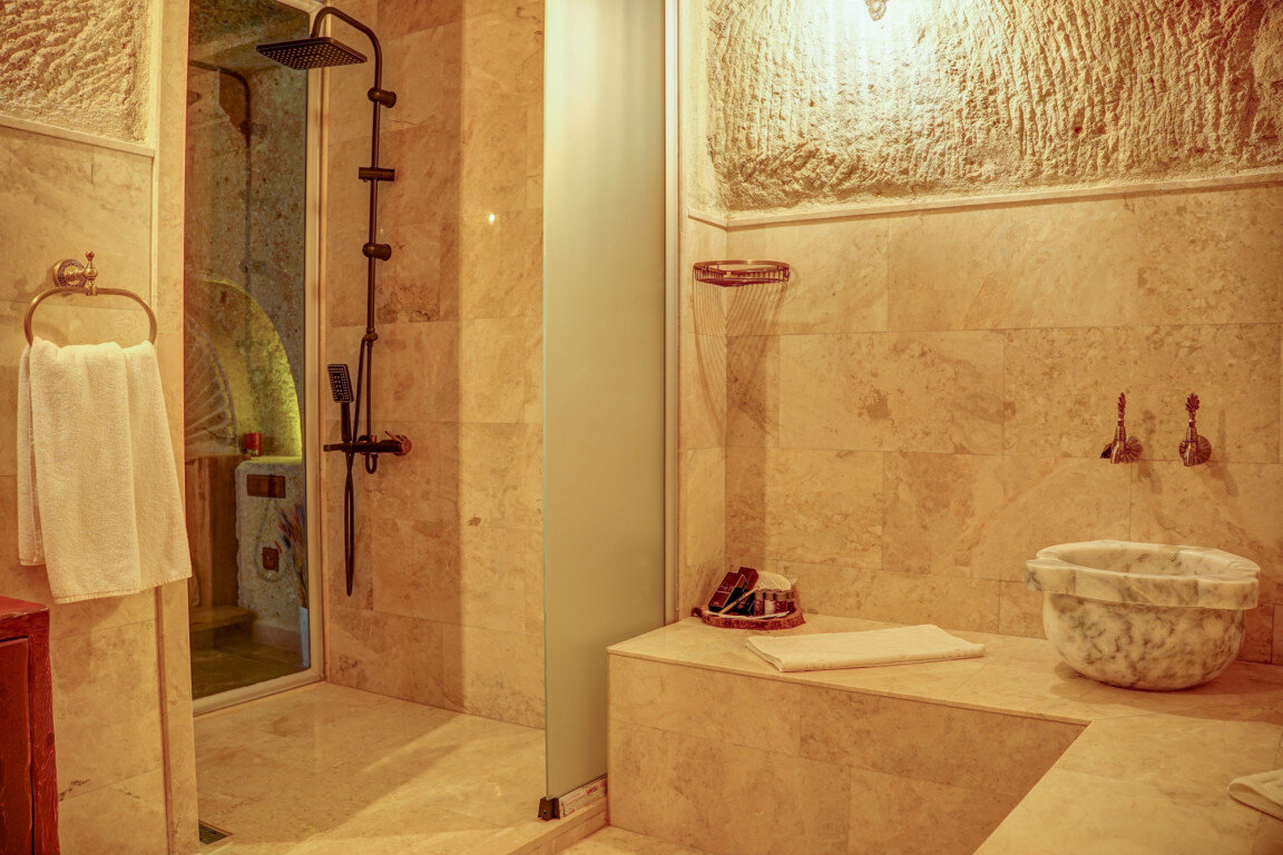 Calypso Cave Suites