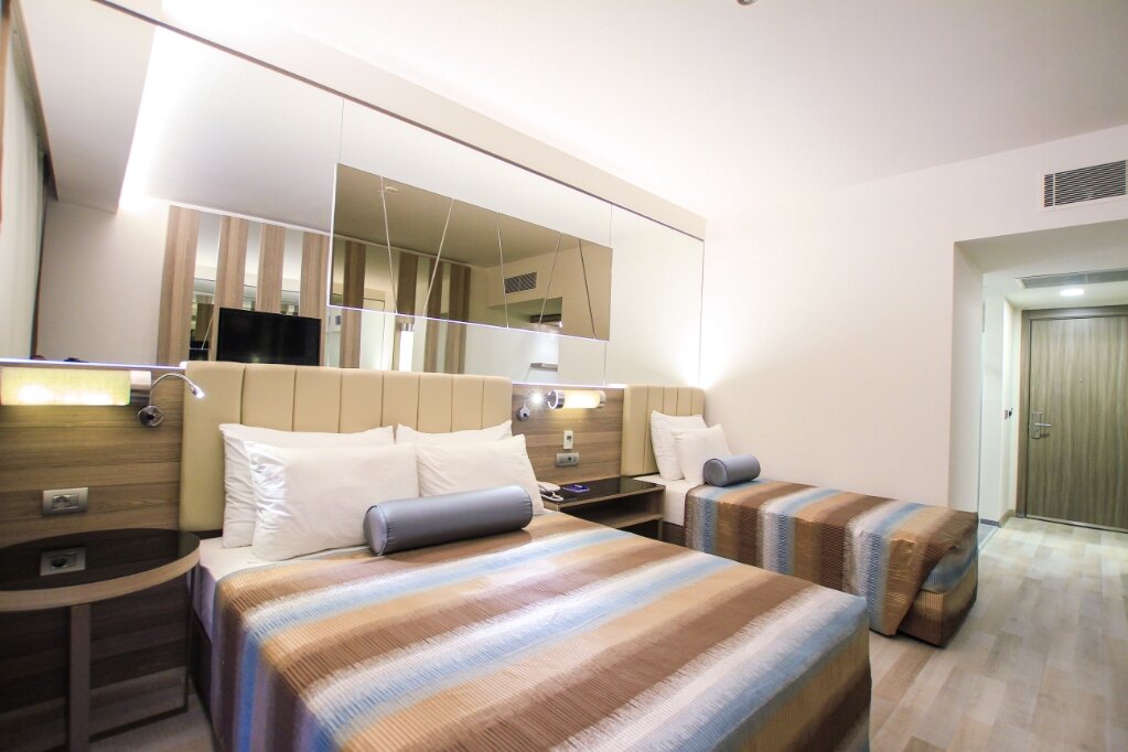 Turunç Premium Hotel (Twin Bed) Standart Oda Kara Manzaralı