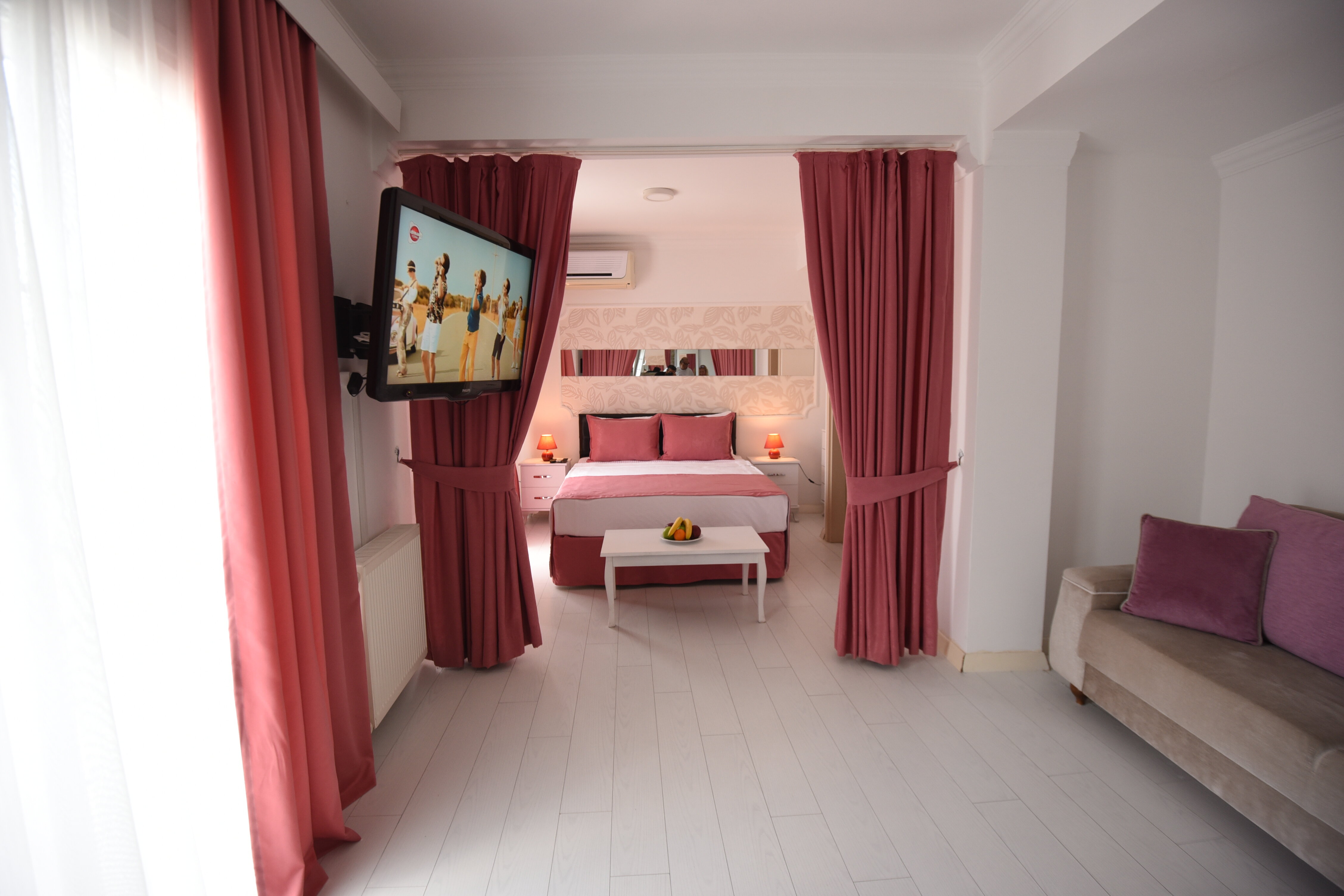 Bumerang Suites Hotel