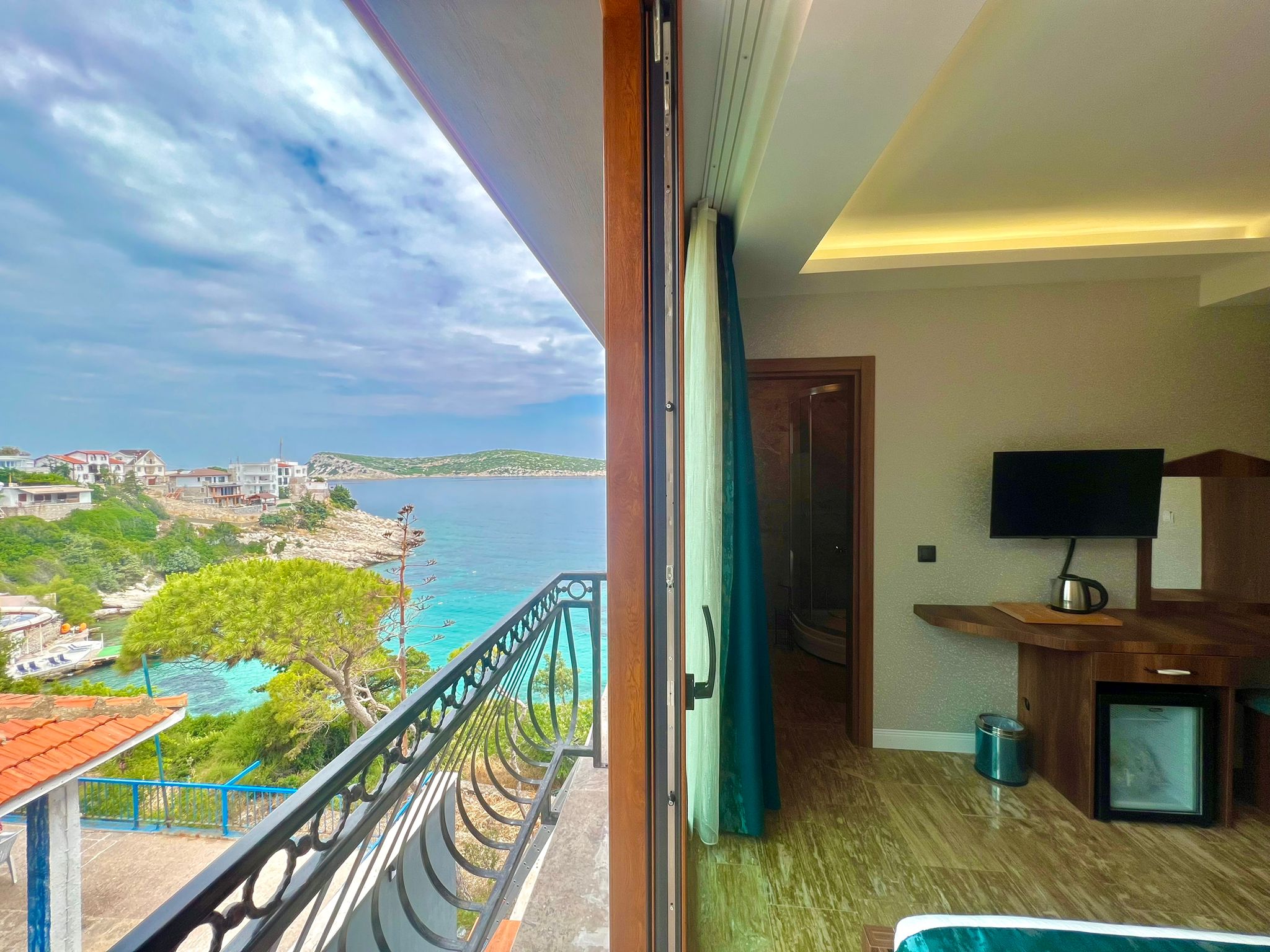 Akvaryum Otel Karaburun