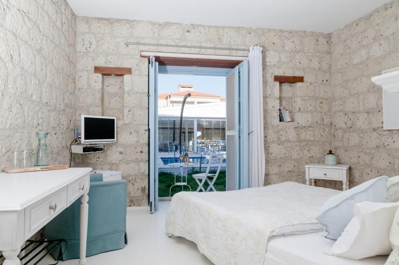 Superior Room, Pool View