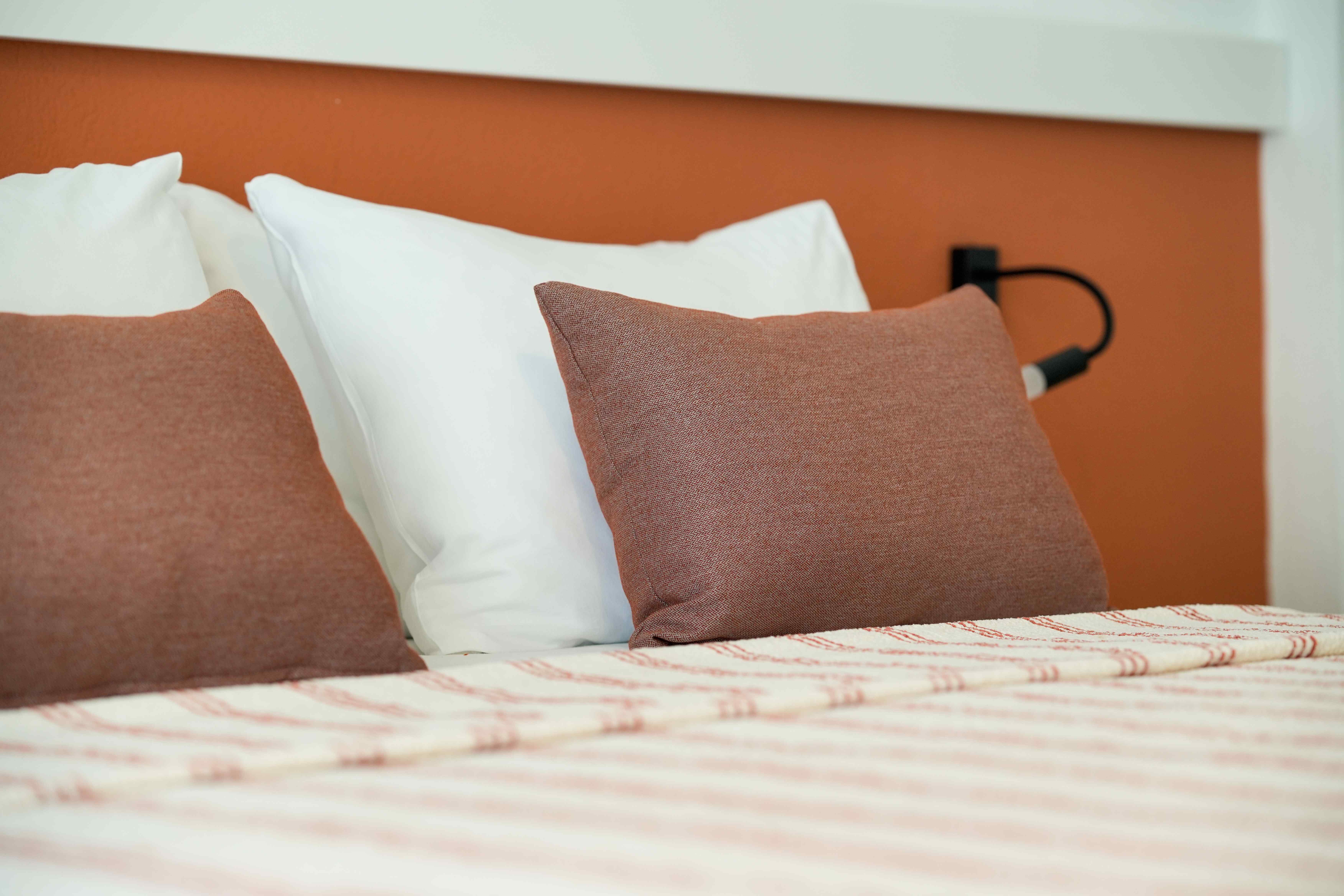 Havuz Manzaralı 2+1 Deluxe Queen Suite